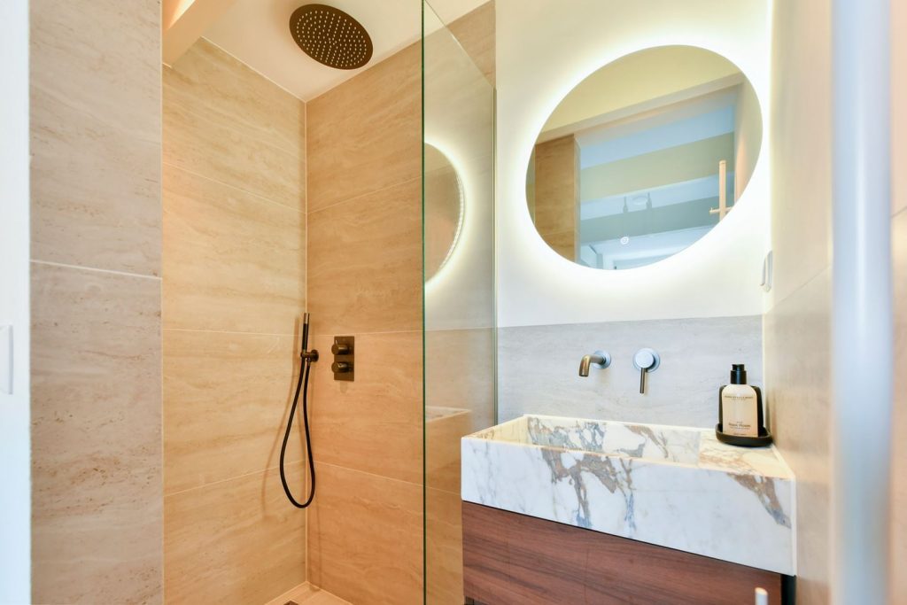 strakke badkamer woning
