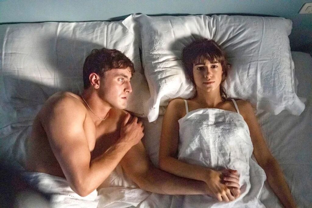 Paul Mescal en Daisy Edgar-Jones in Normal People