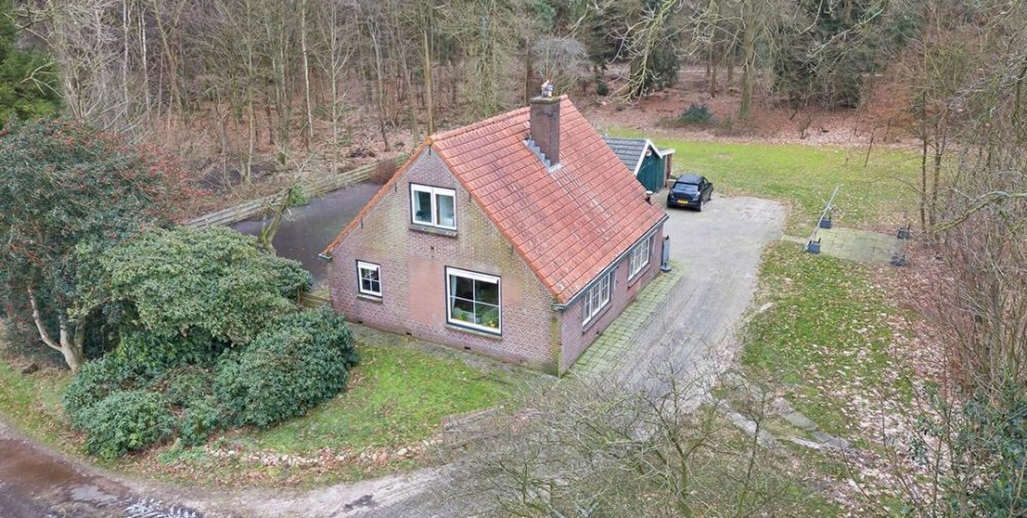 Funda koopje: vrijstaand huis in de bossen kost slechts € 165.000 (en is direct bewoonbaar)
