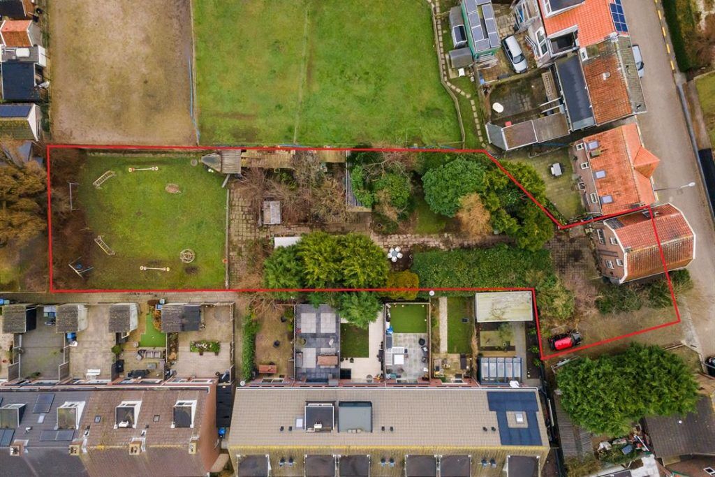 woning met grote tuin te koop funda
