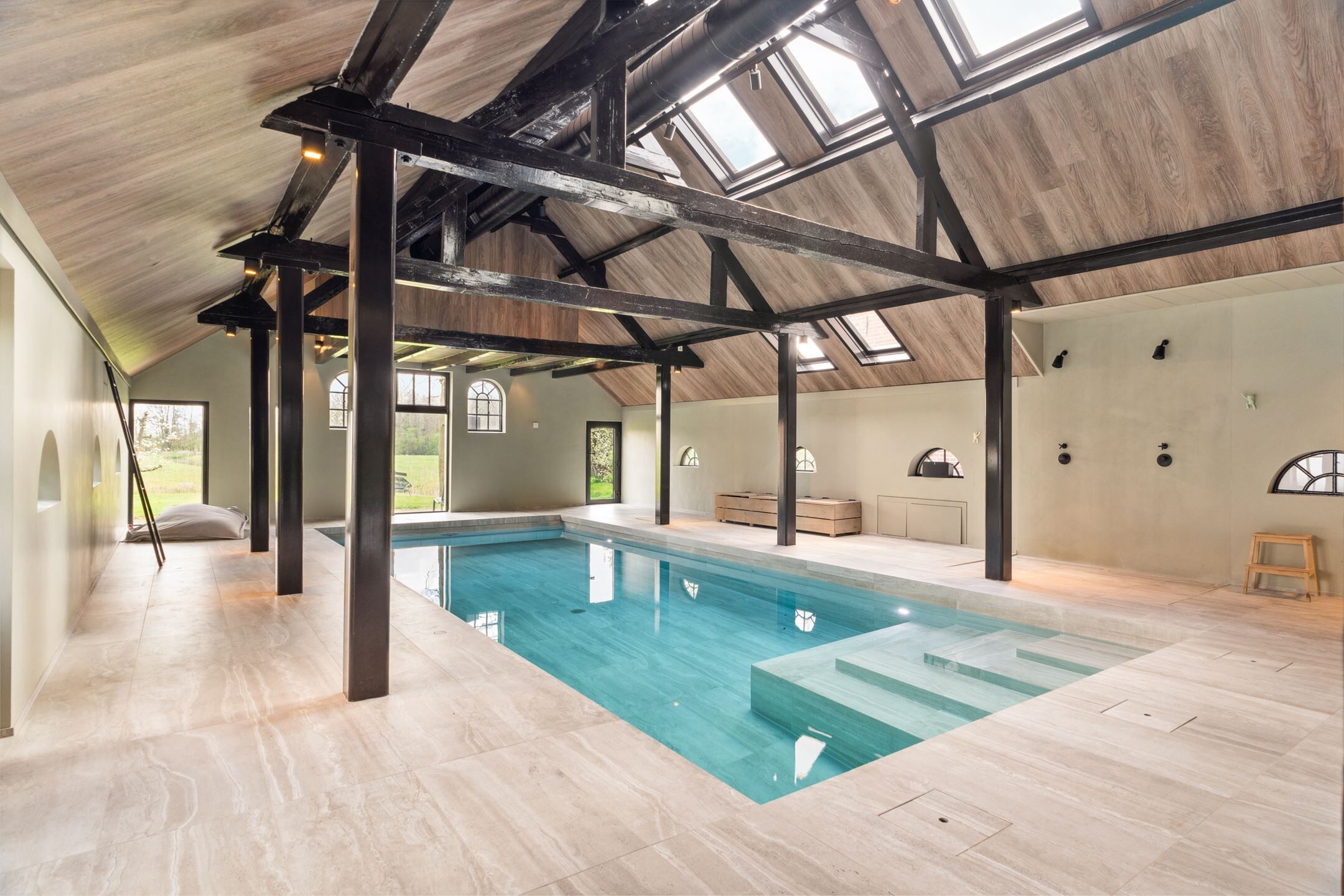 woning met zwembad te koop abcoude
