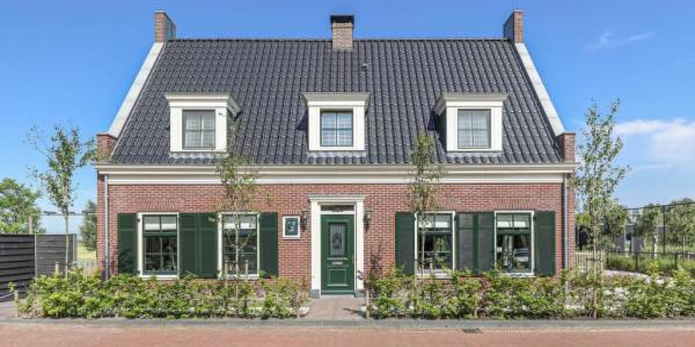 Foto’s: SBS-presentator Jan Versteegh koopt villa aan het water voor €1,6 miljoen