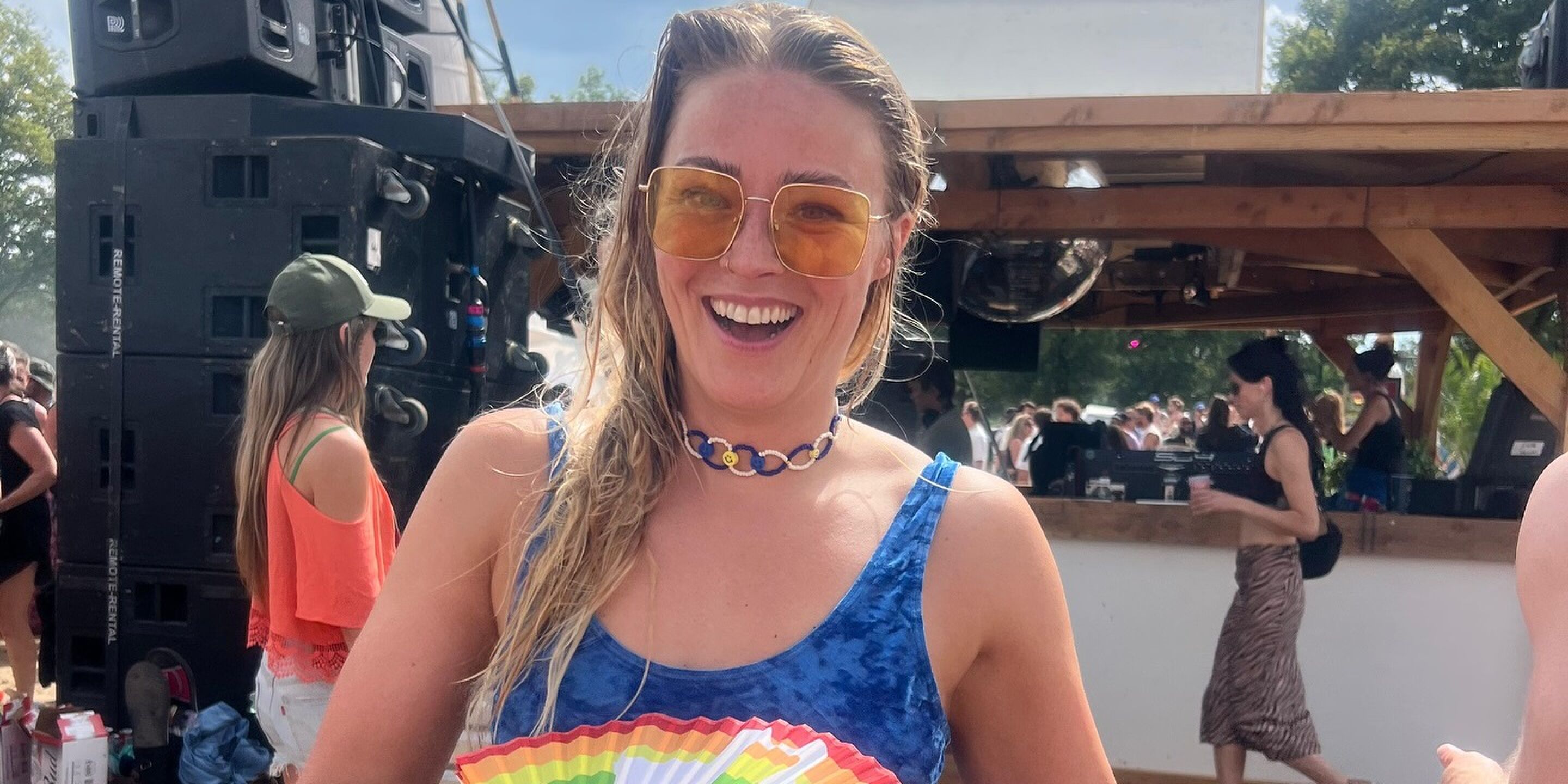 Vrolijk Verleidelijk Geraldine Kemper Flasht Spontaan In De Natuur vrolijk-verleidelijk-geraldine-kemper-flasht-spontaan-in-de-natuur