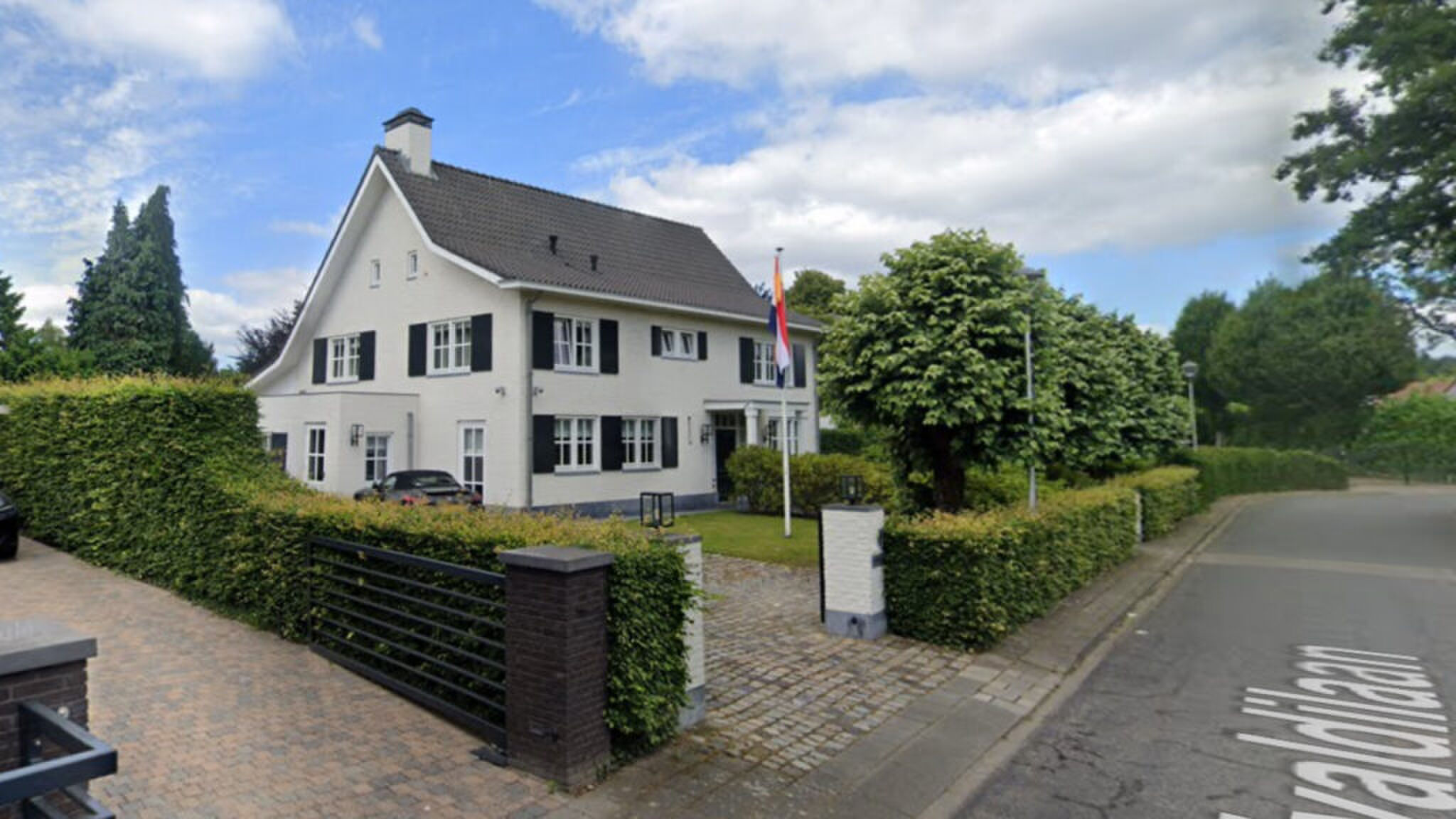 De villa van Frenkie de Jong