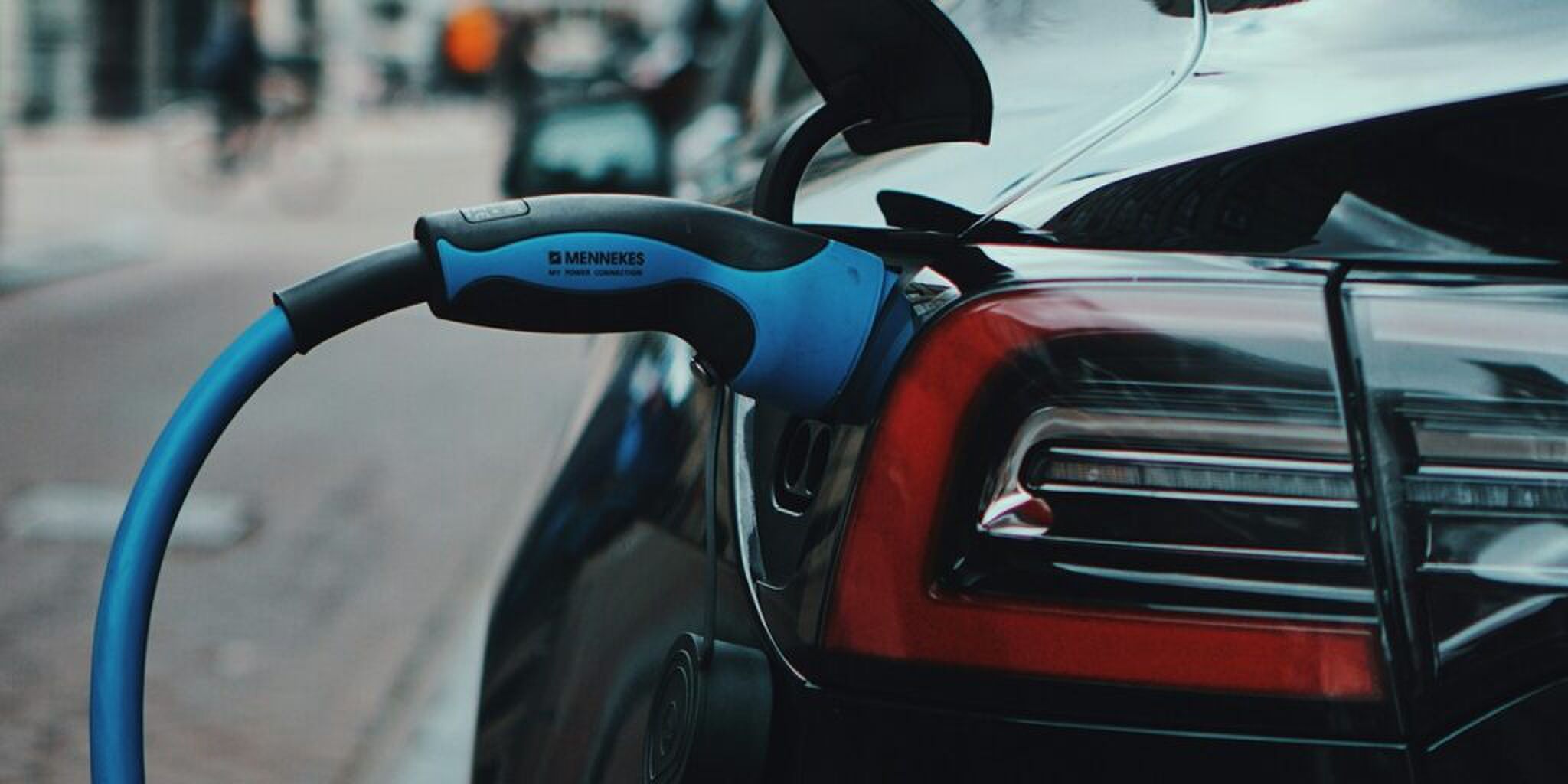 hoe duur elektrische auto opladen