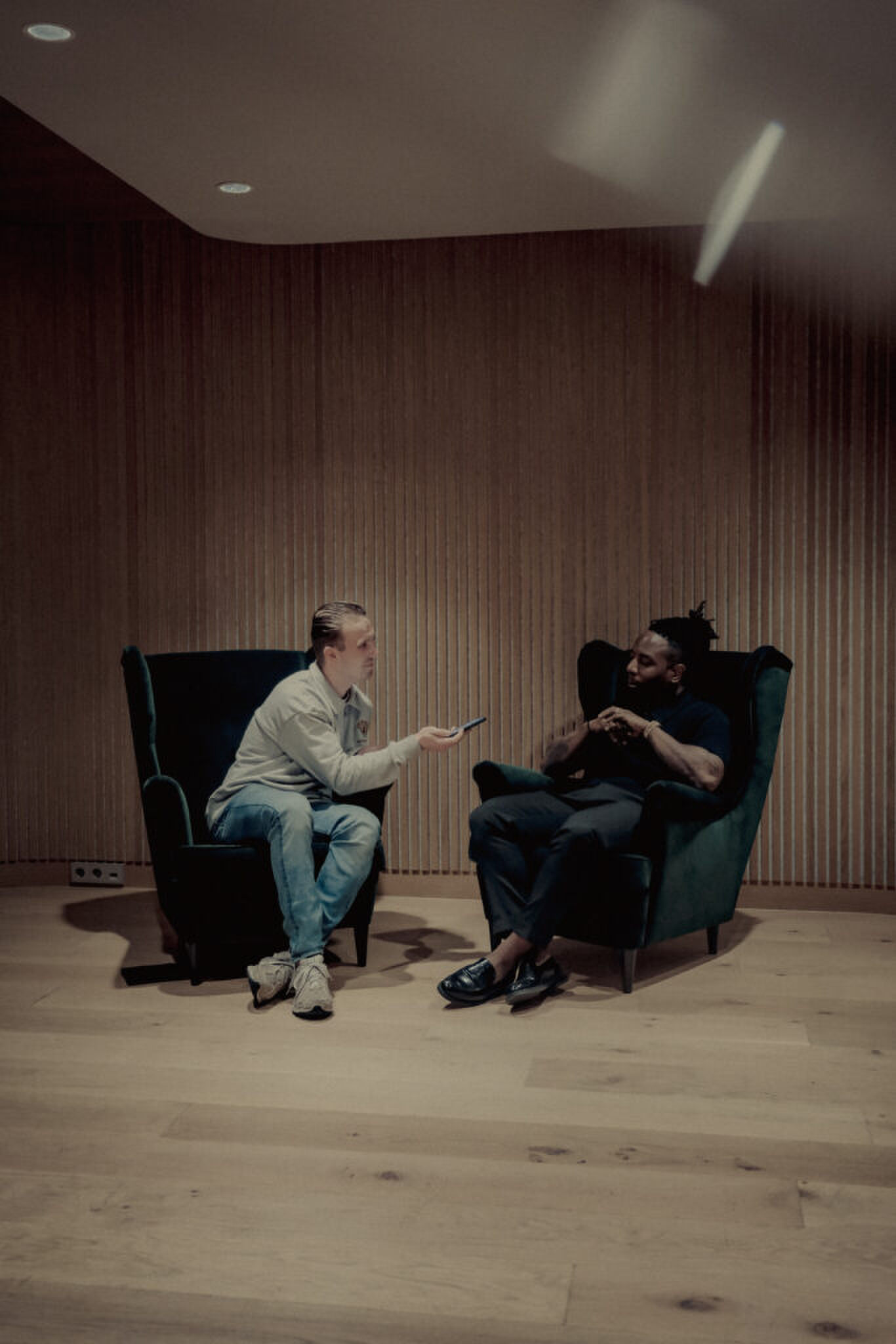 Winne in gesprek met Dion Roessen, redacteur MAN MAN, over zijn nieuwe album Mssyeh in een intieme setting.