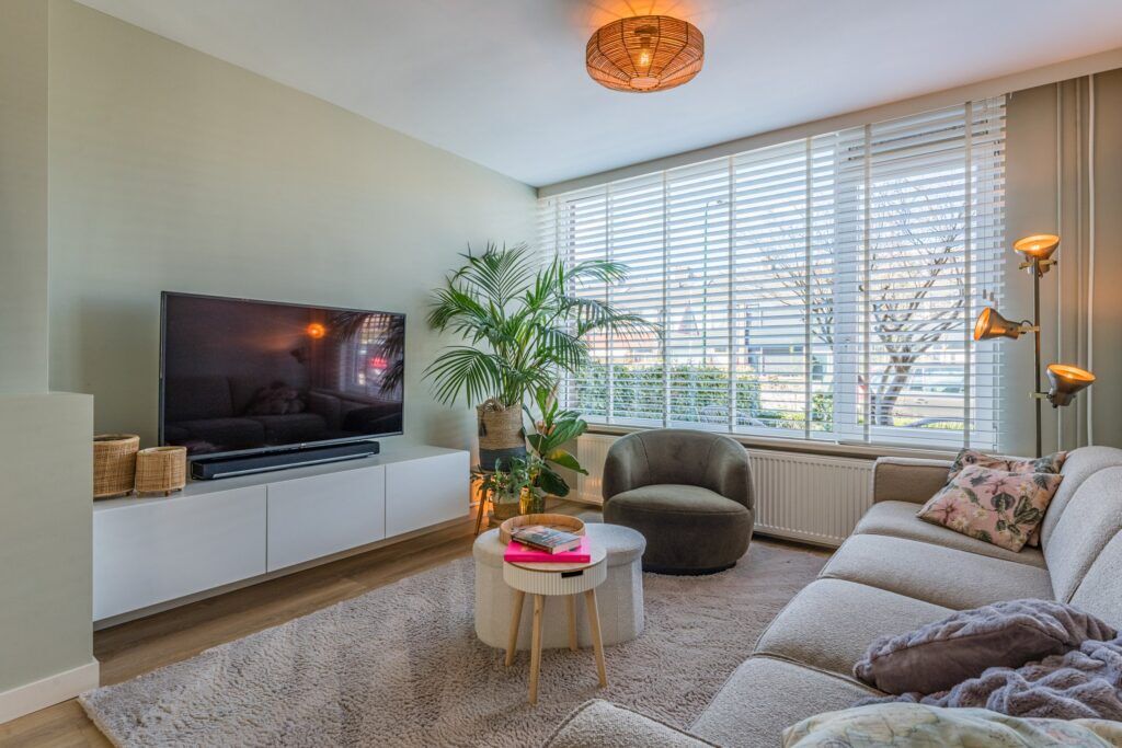 De woonkamer van de woning uit Kopen Zonder Kijken.