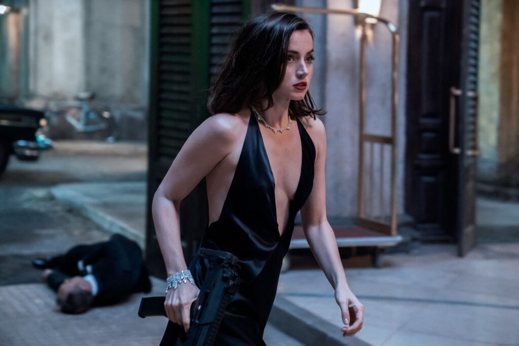 ana de armas in no time to die (als bond girl)