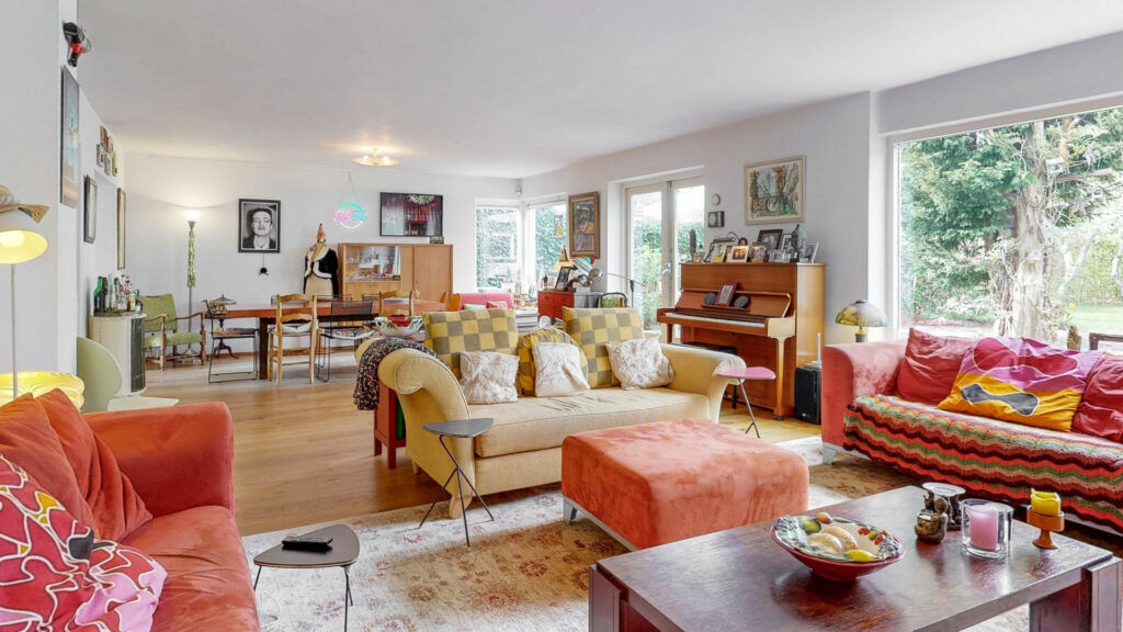 De woonkamer van de villa van Henk Temming.