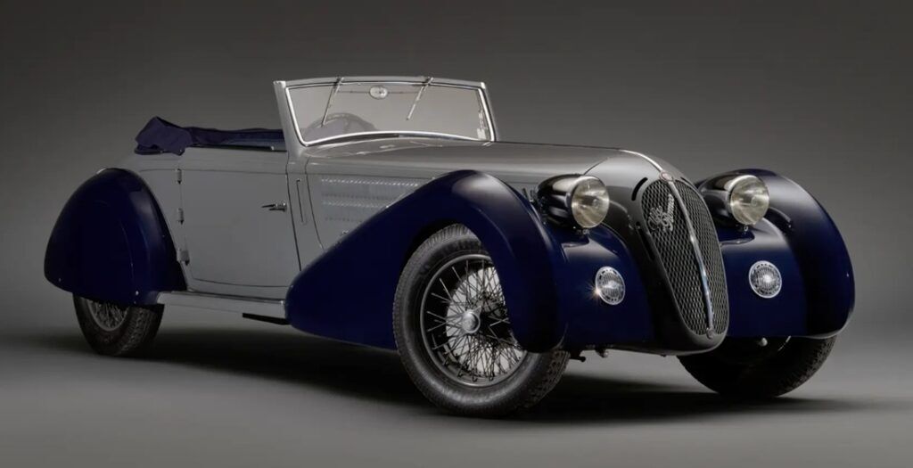 De voorzijde van de Alfa Romeo 8C.