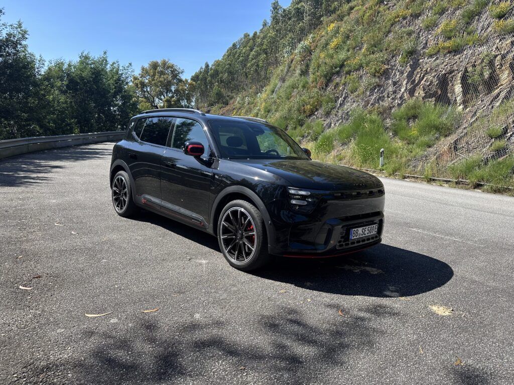 Smart #5 BRABUS op bergwegen in Portugal.