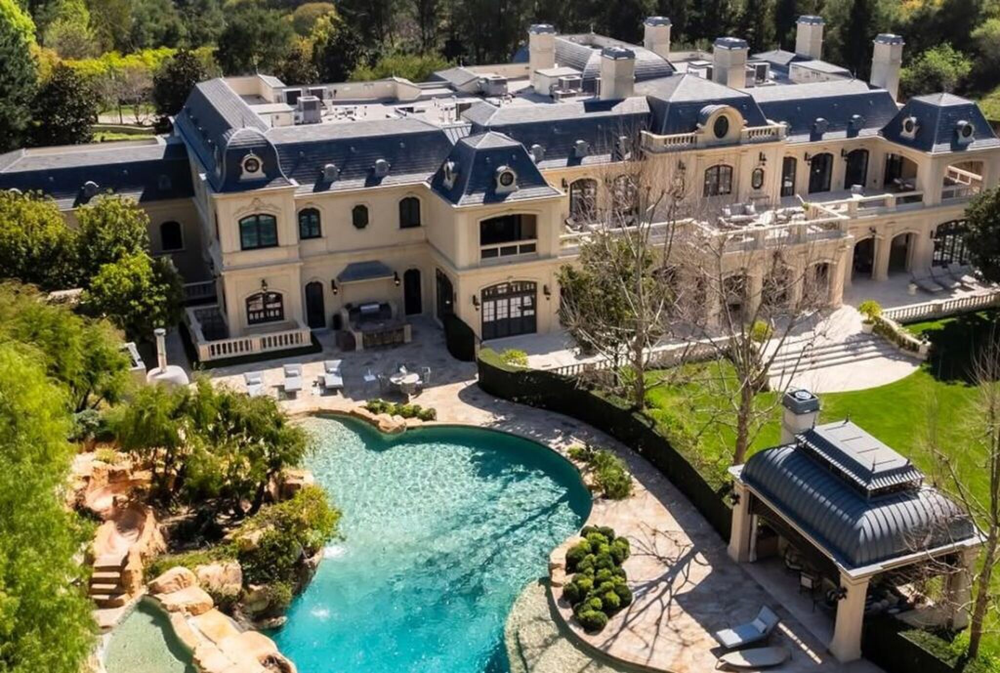 De villa die Paris Hilton recentelijk kocht.