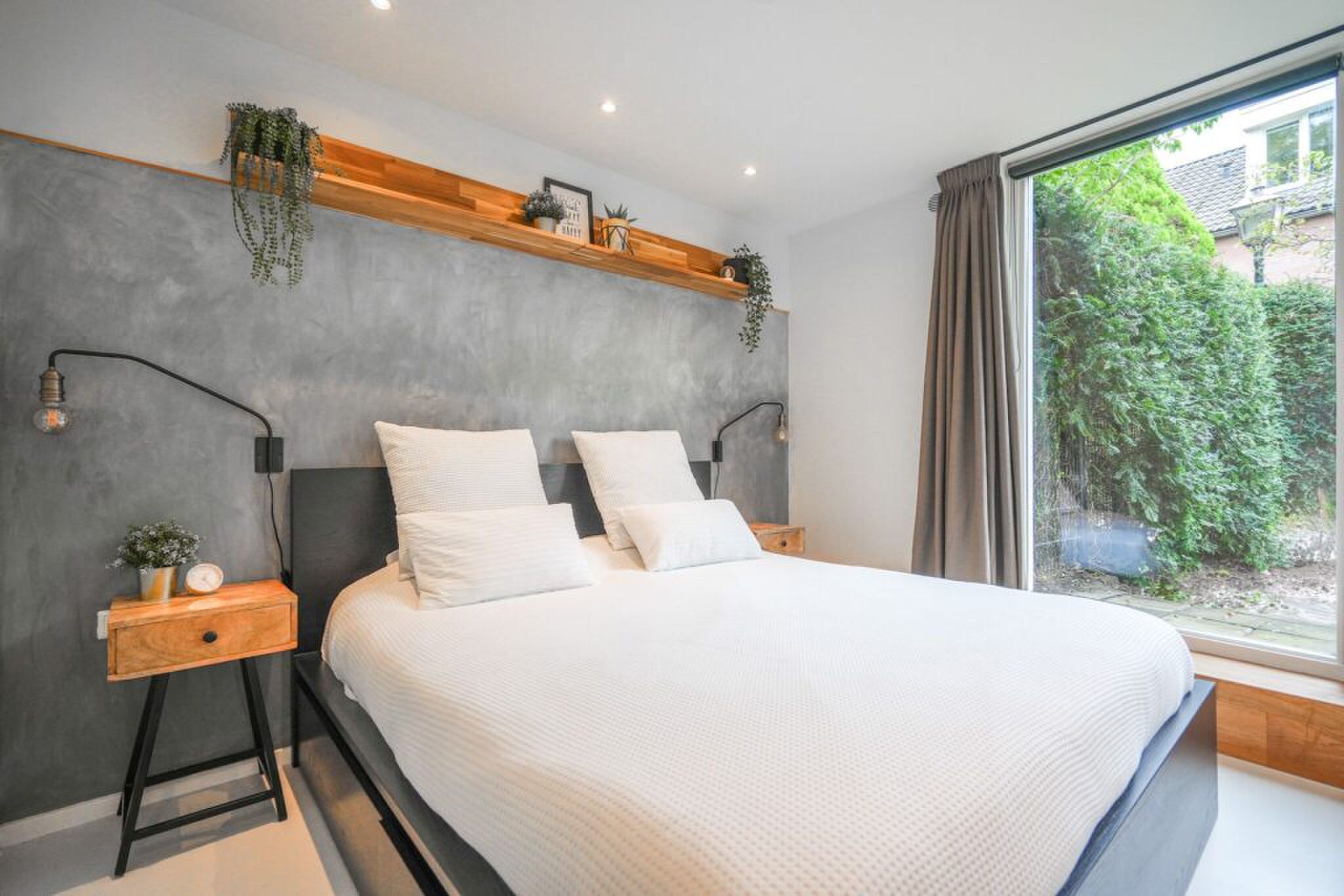 De masterbedroom in de woning van Buddy Vedder.