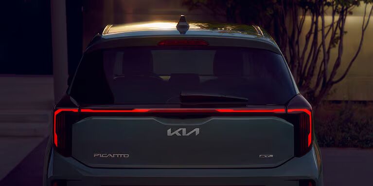 De achterzijde van een Kia Picanto