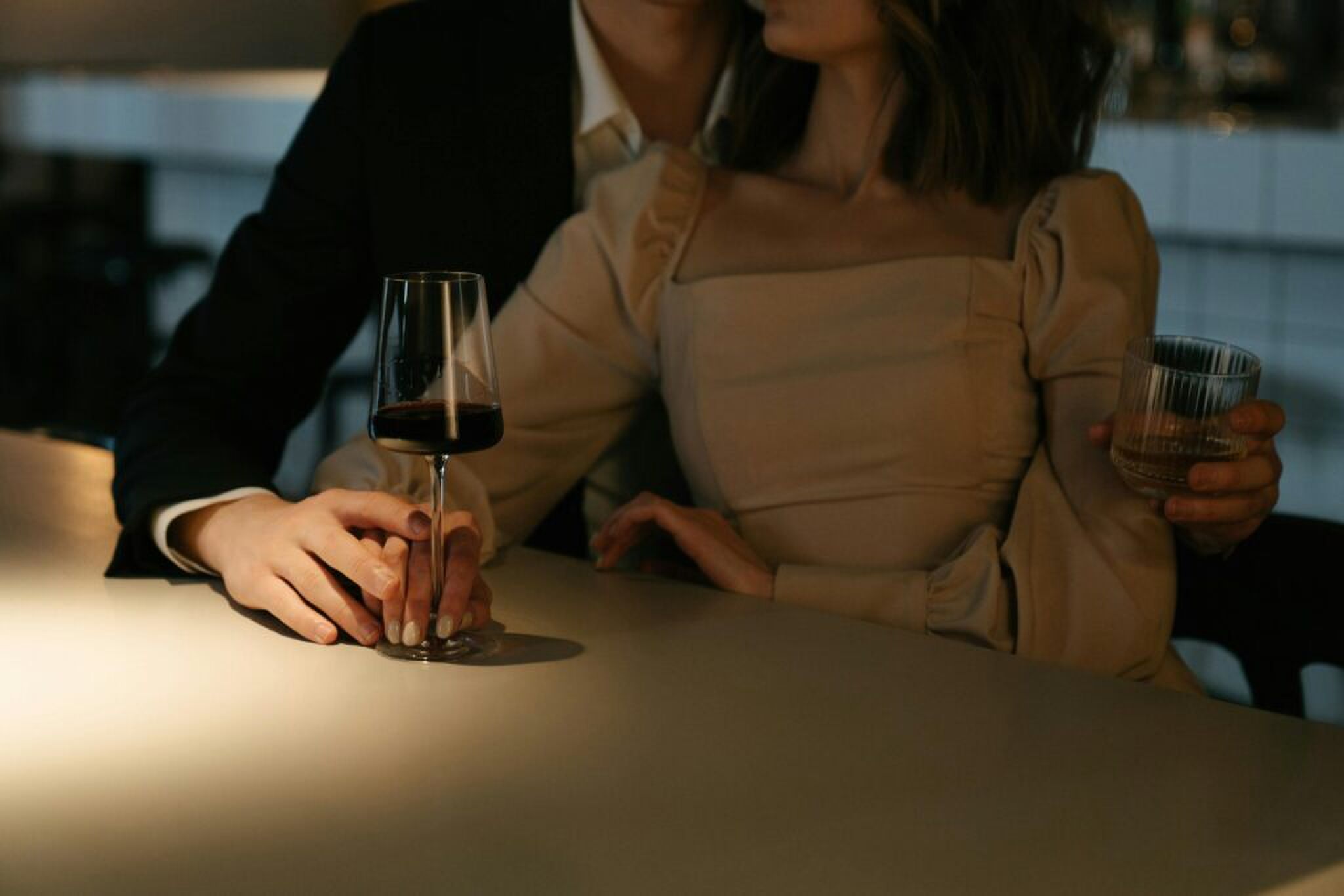 man en vrouw op date