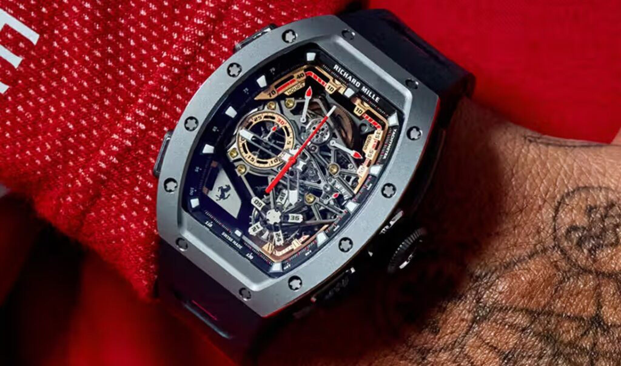 Het horloge van Lewis Hamilton.