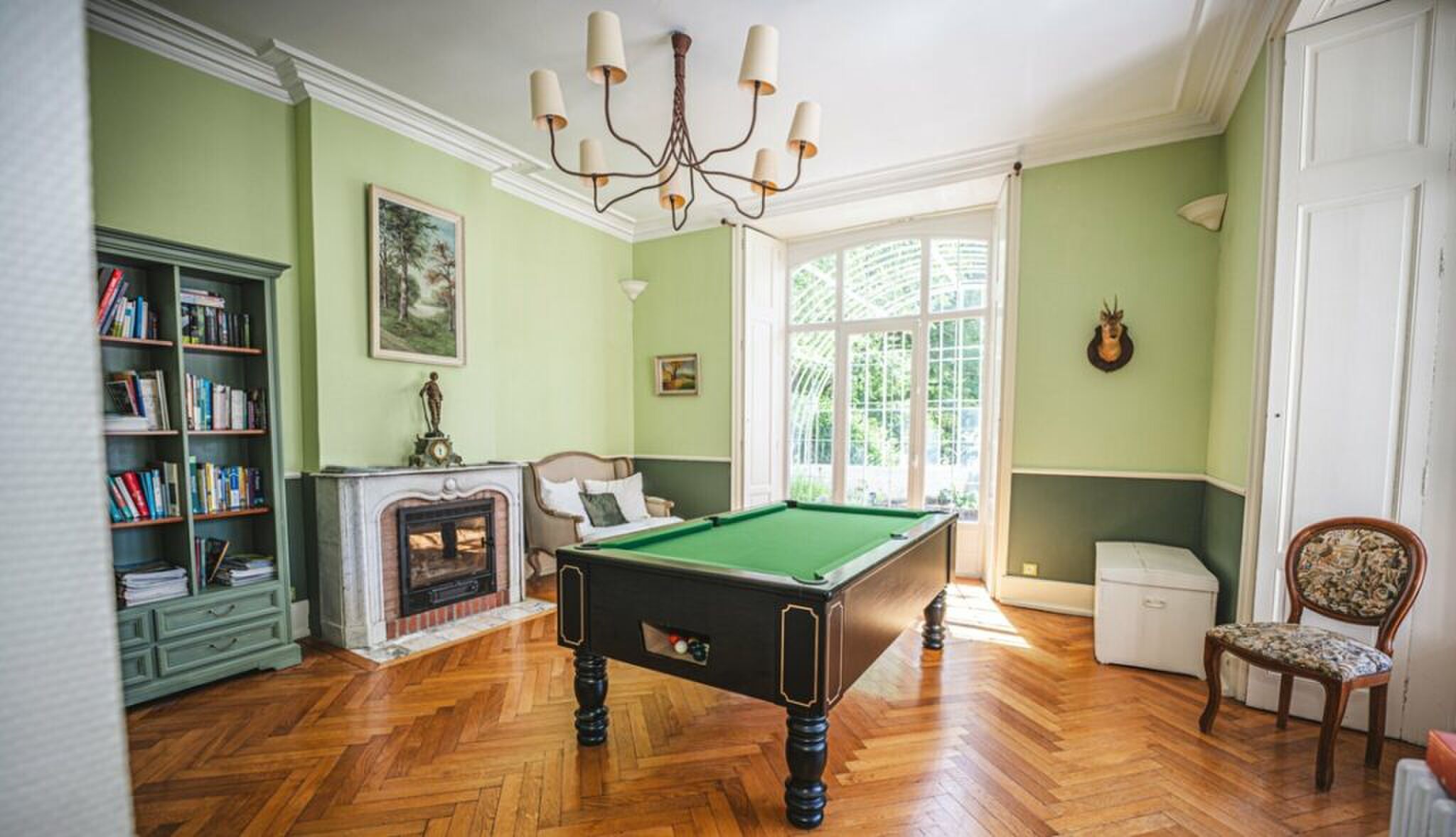 De biljartkamer van het kasteel van Illya Rijnberg.