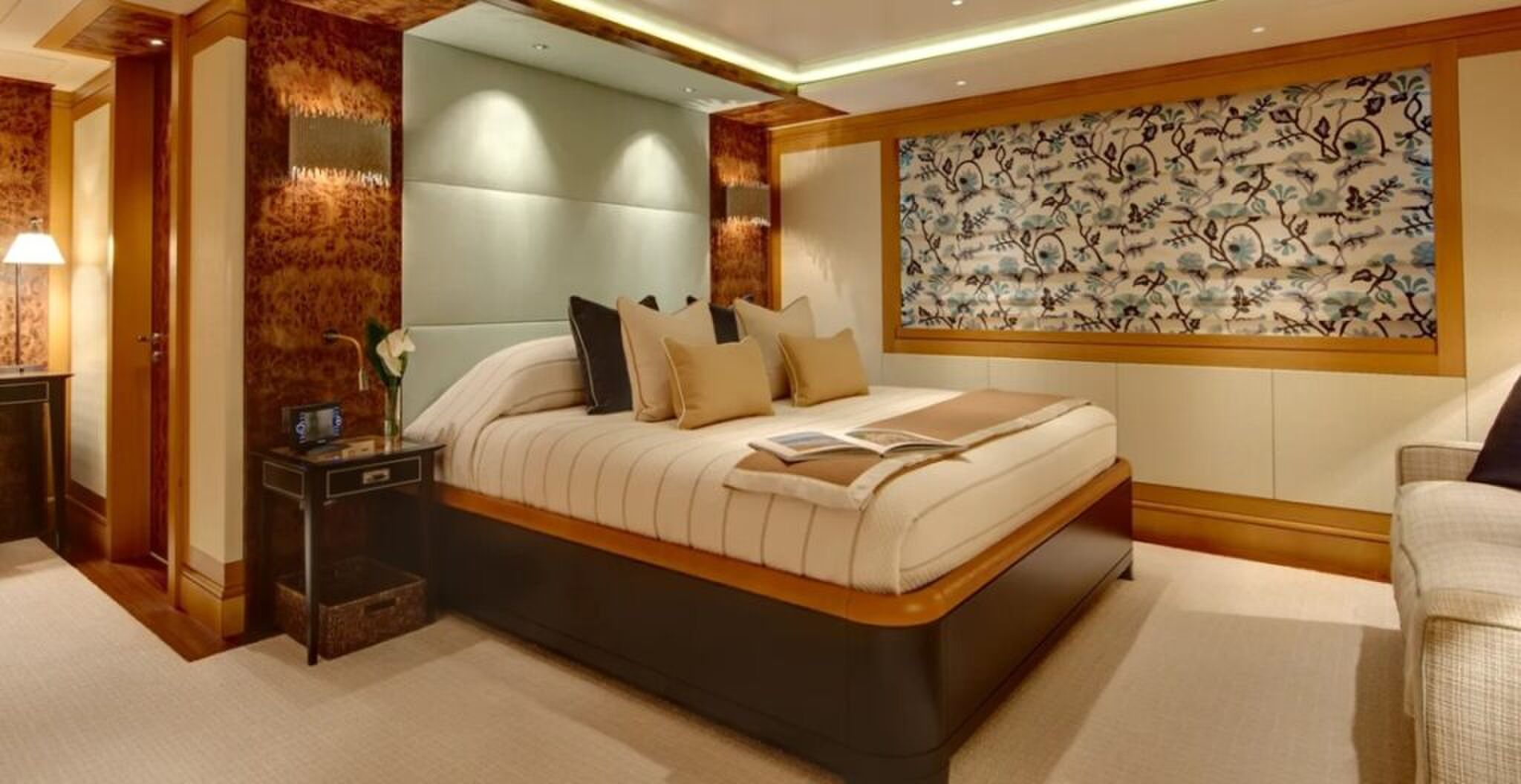 Een van de suites aan boord van het charterschip.
