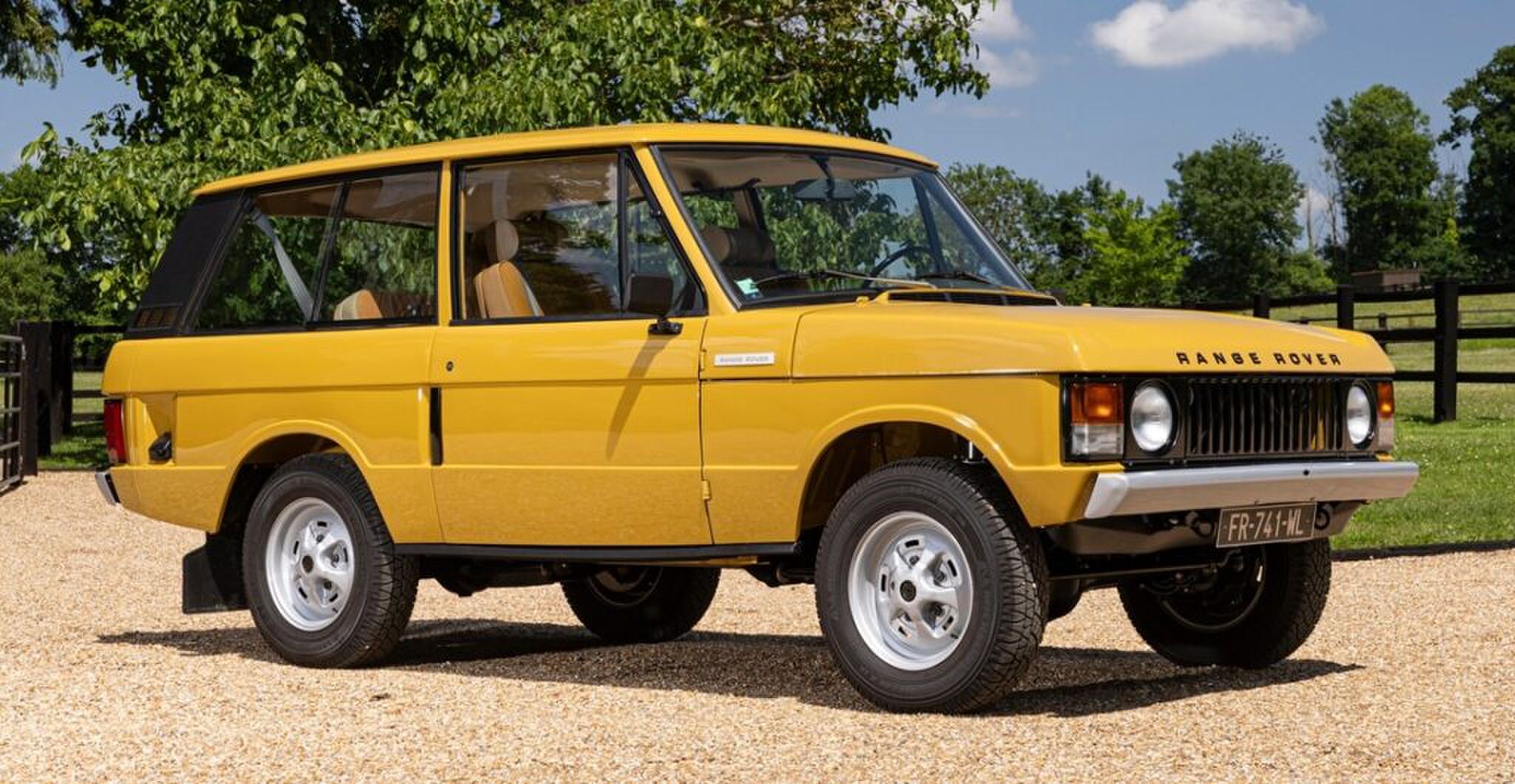 De vintage Range Rover van Bernard Fornas.