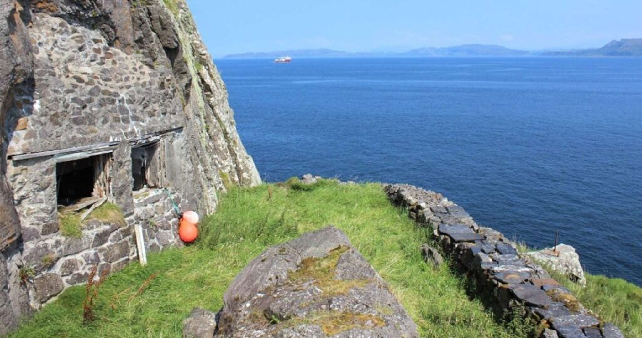 Het iconische Cave House.