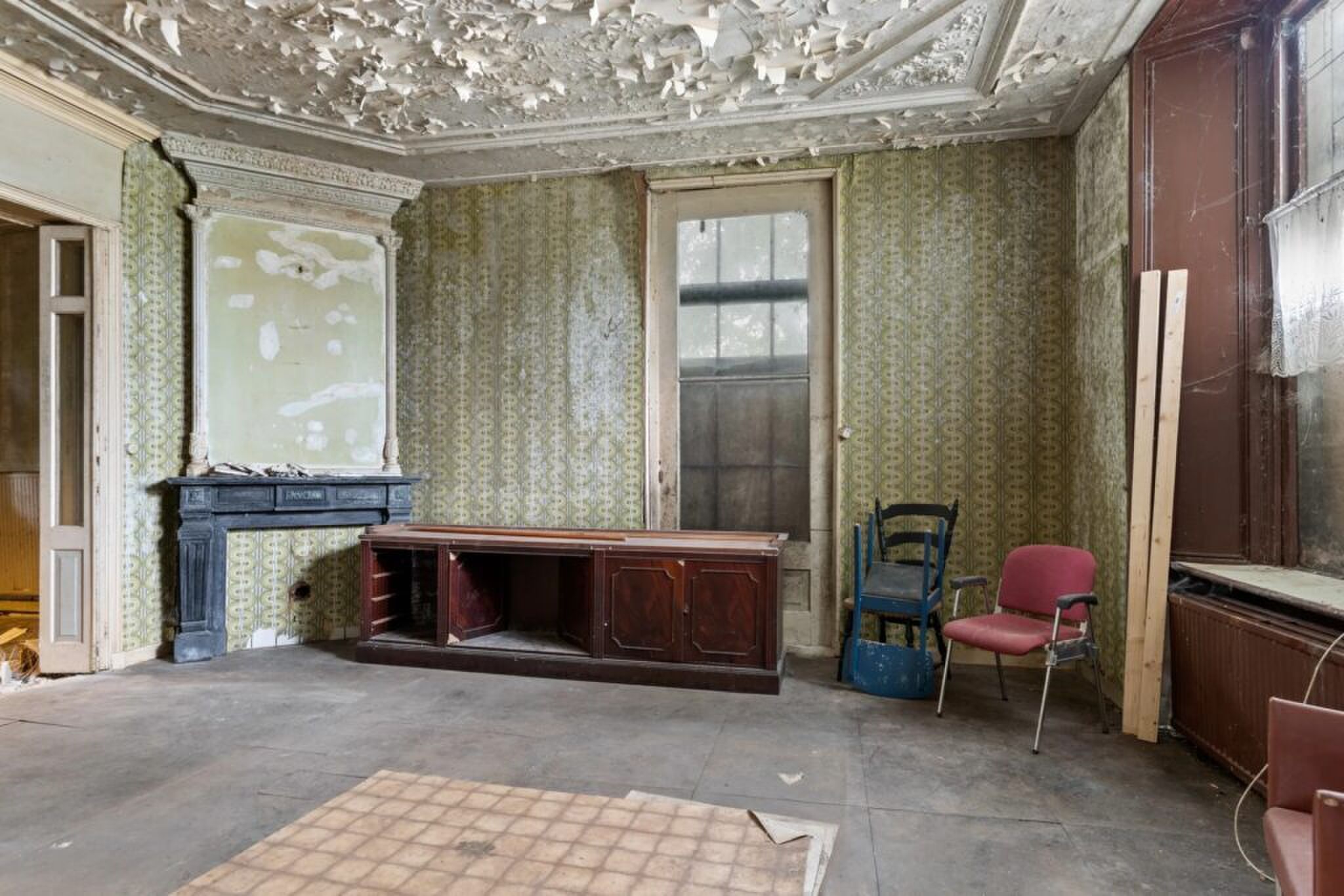 De griezelige woonkamer.