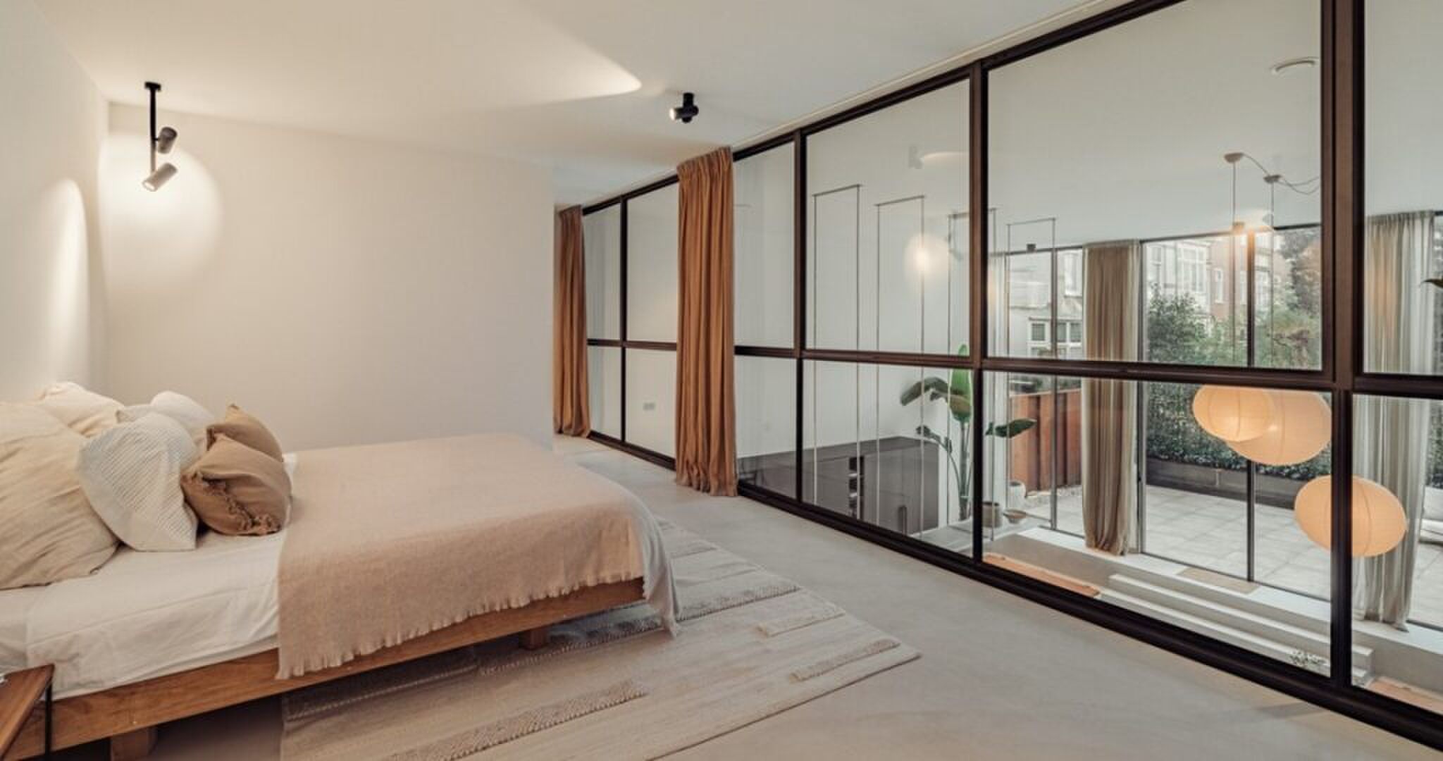 Een van de vier slaapkamers.