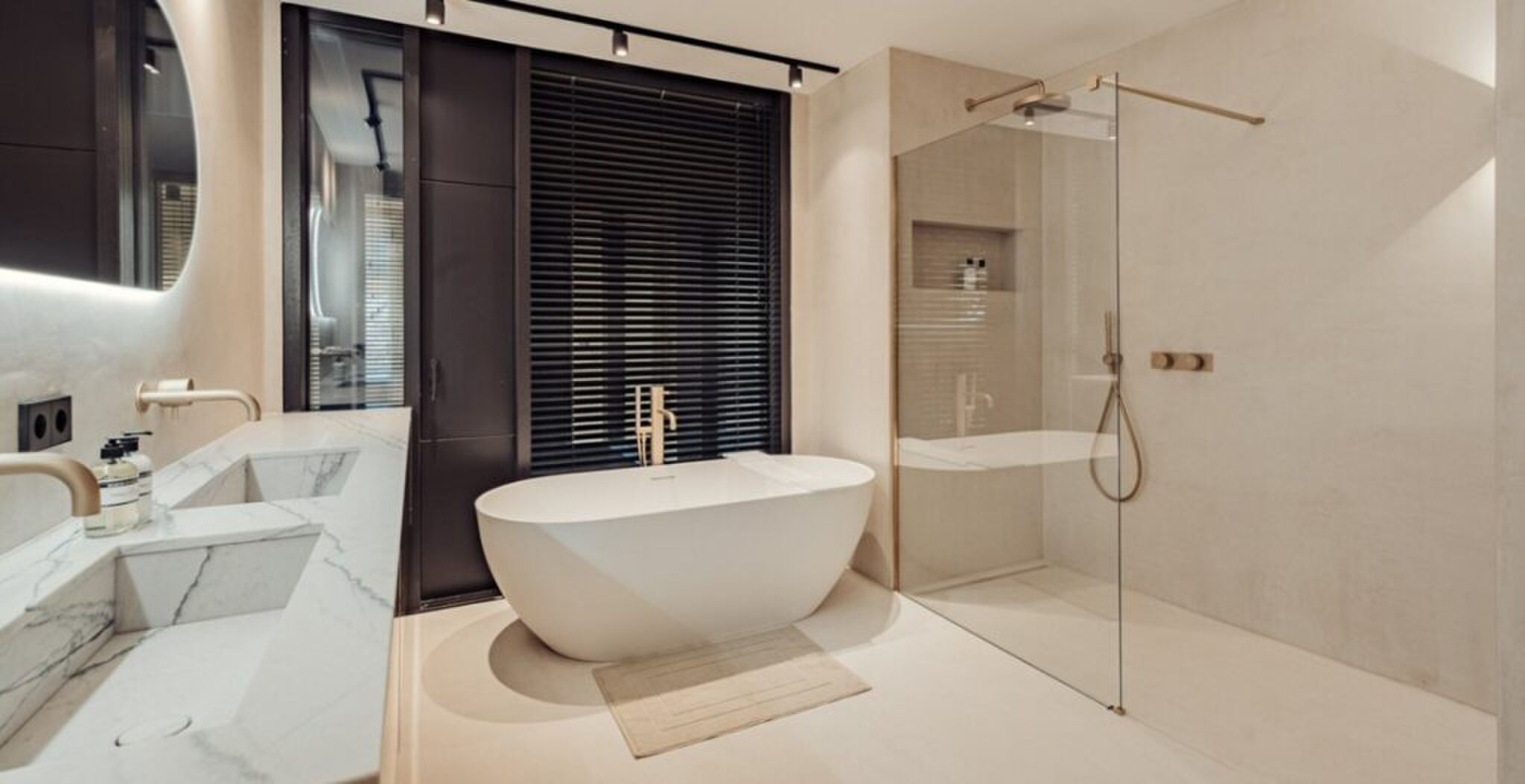 Een van de badkamers.