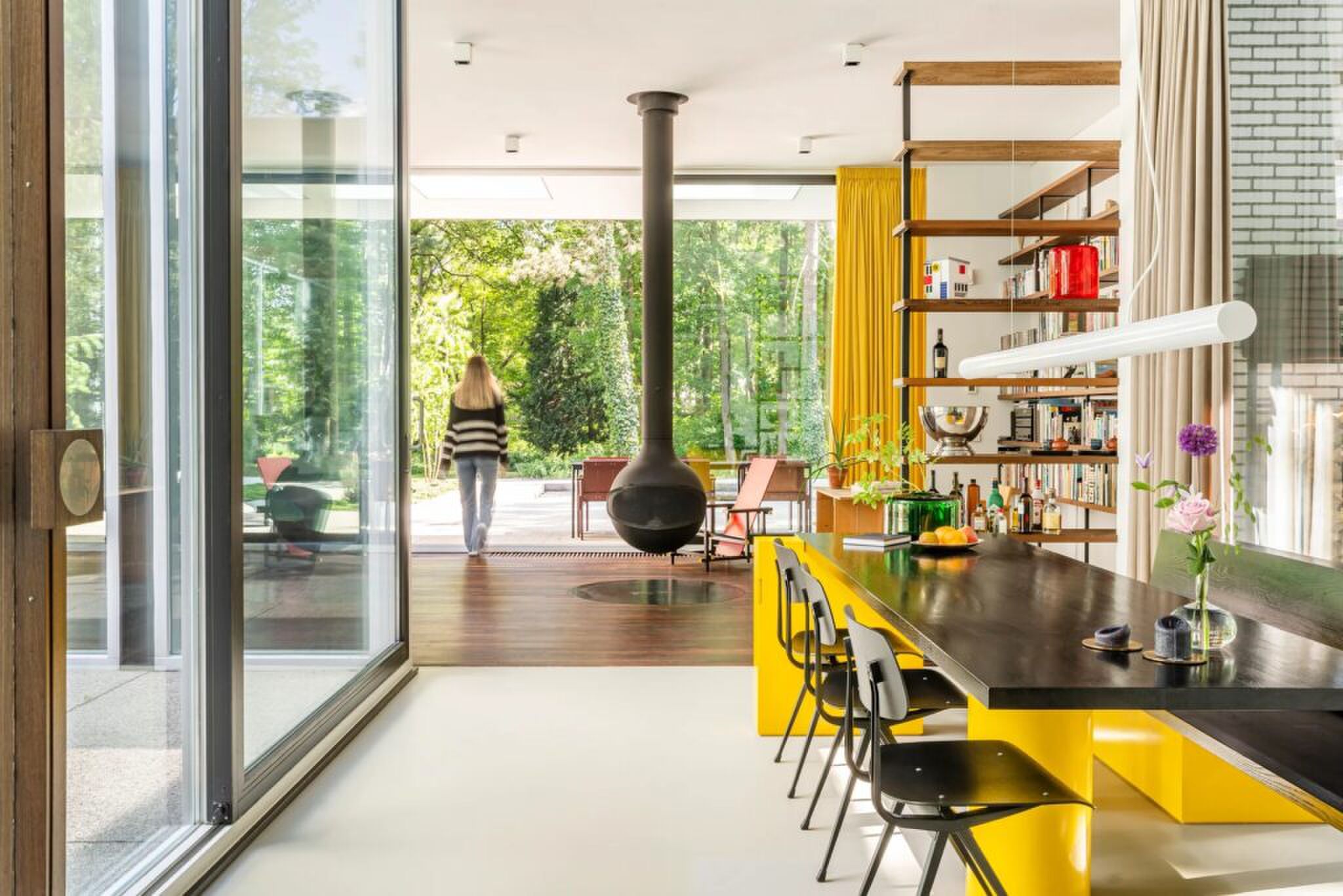De laatst ontworpen woning de beroemde architect Gerrit Rietveld (1962) staat nu te koop op Funda
