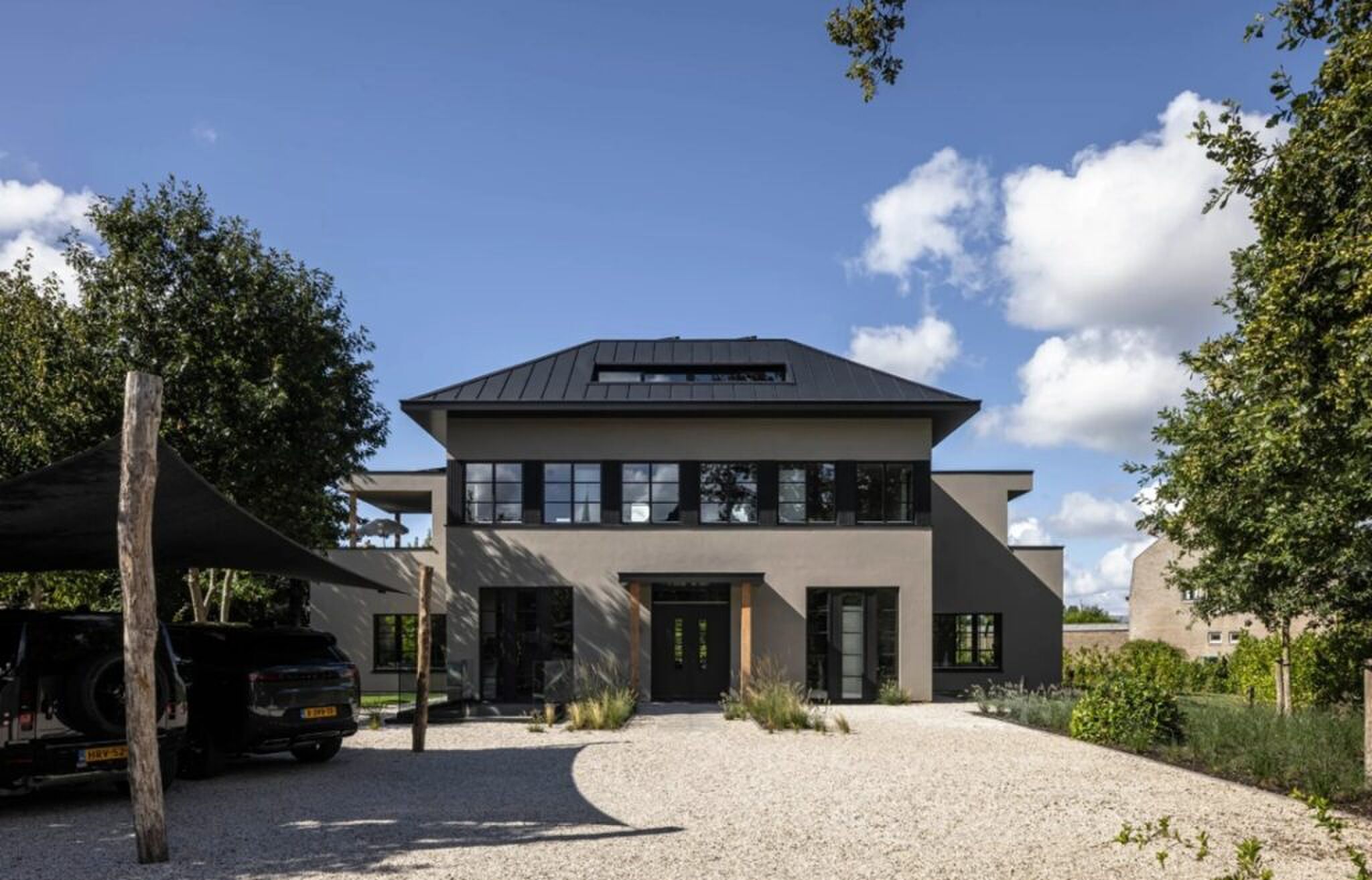 De villa die over een inloopkoelkast van Heineken beschikt.