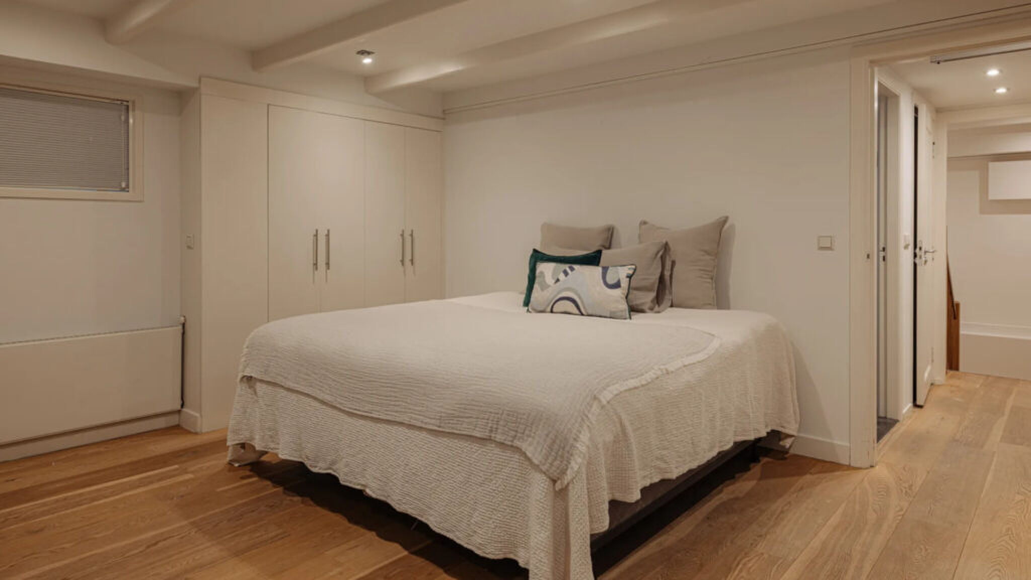 De primaire slaapkamer.