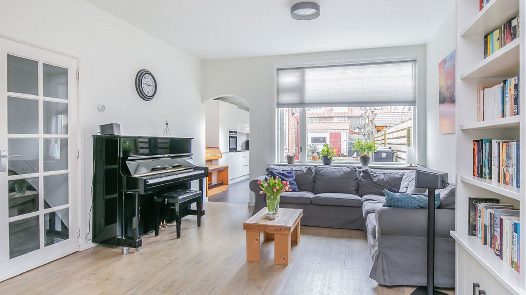 De woonkamer in de voormalige woning van Henri Bontenbal.