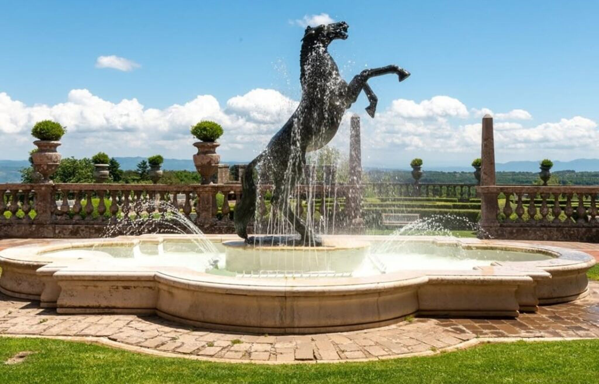 De fontein in de achtertuin.