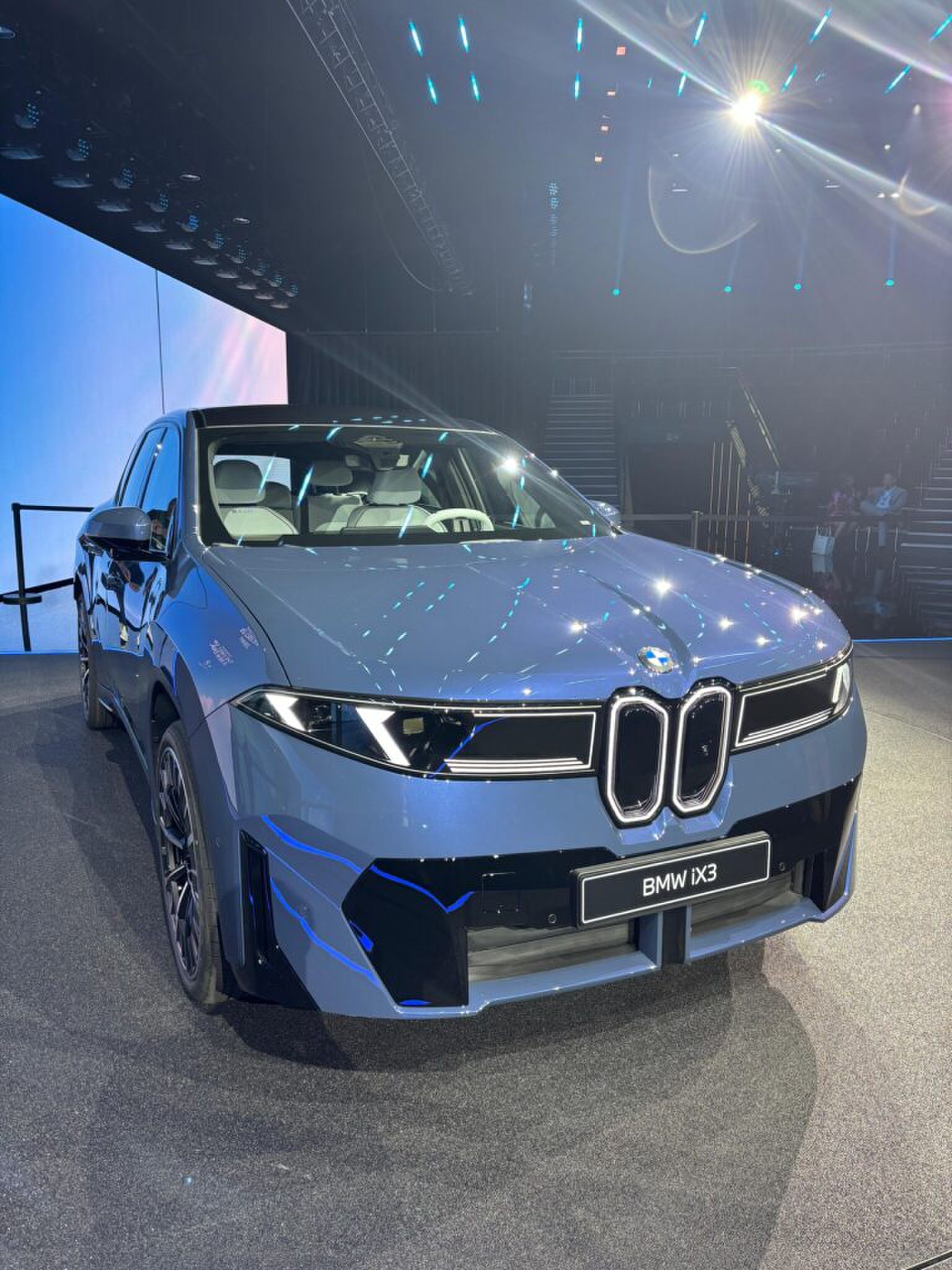 De BMW iX3 (bron: MAN MAN)