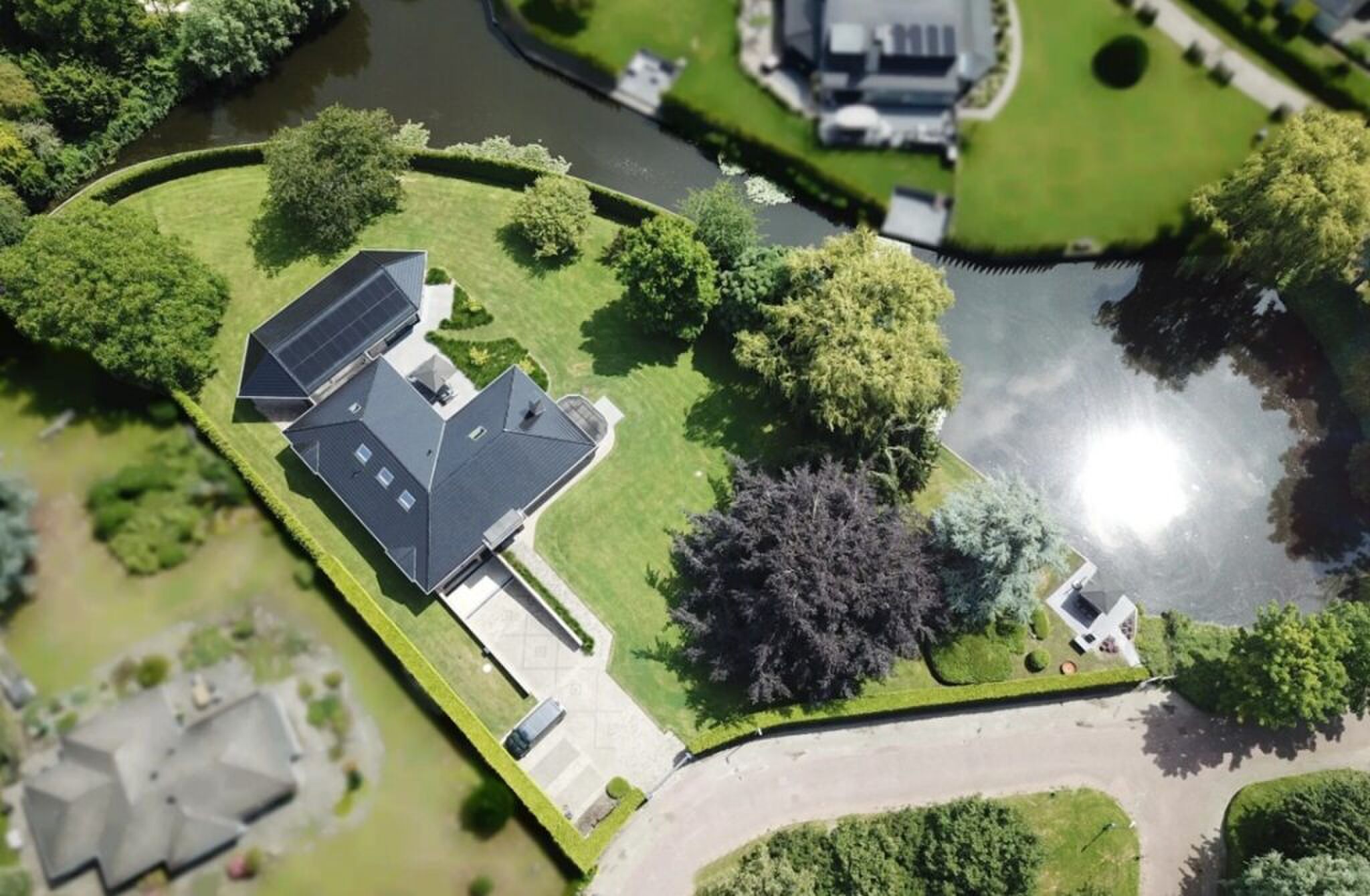 De villa in Andijk van boven.
