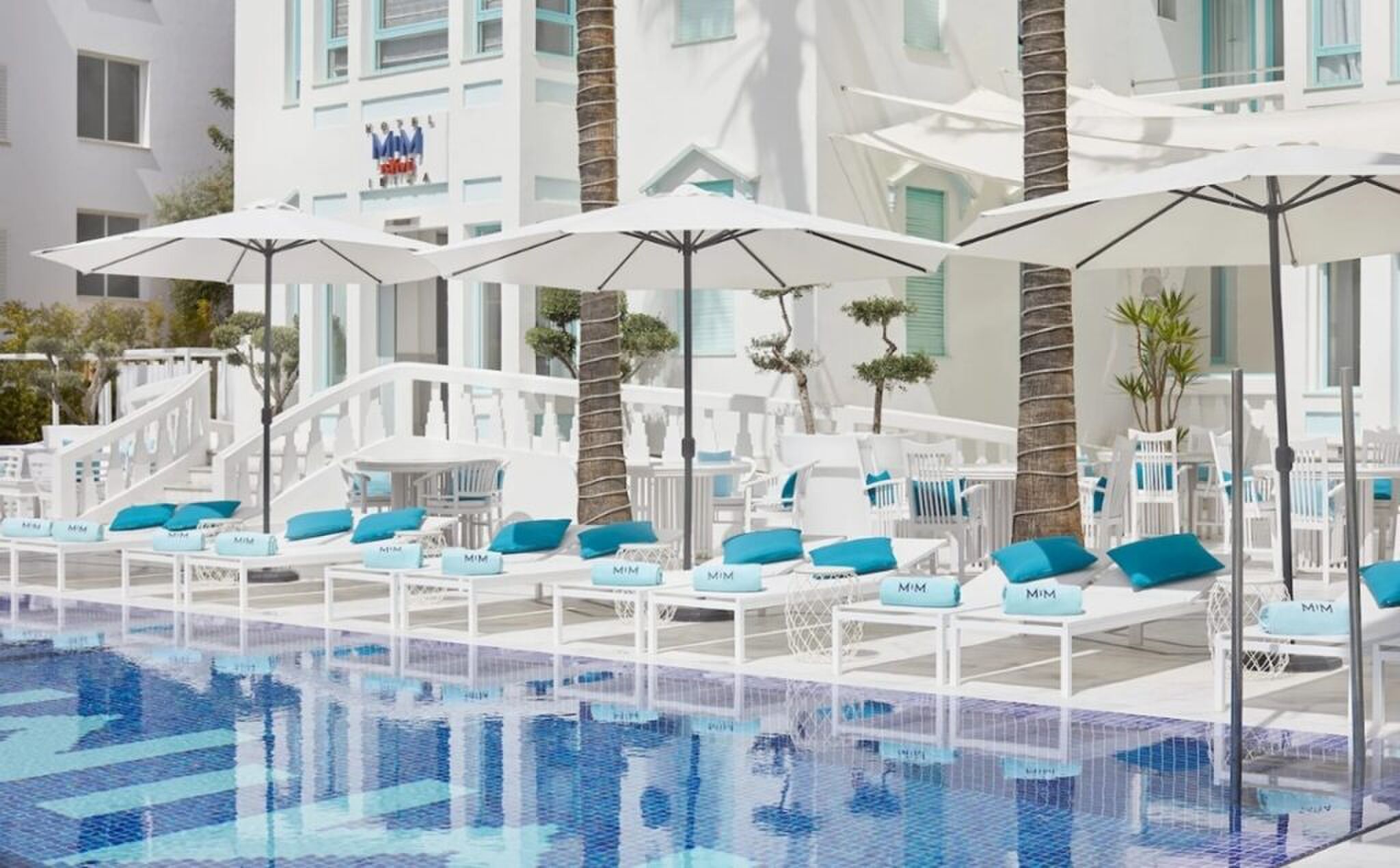 Het zwembad bij het hotel van Lionel Messi.