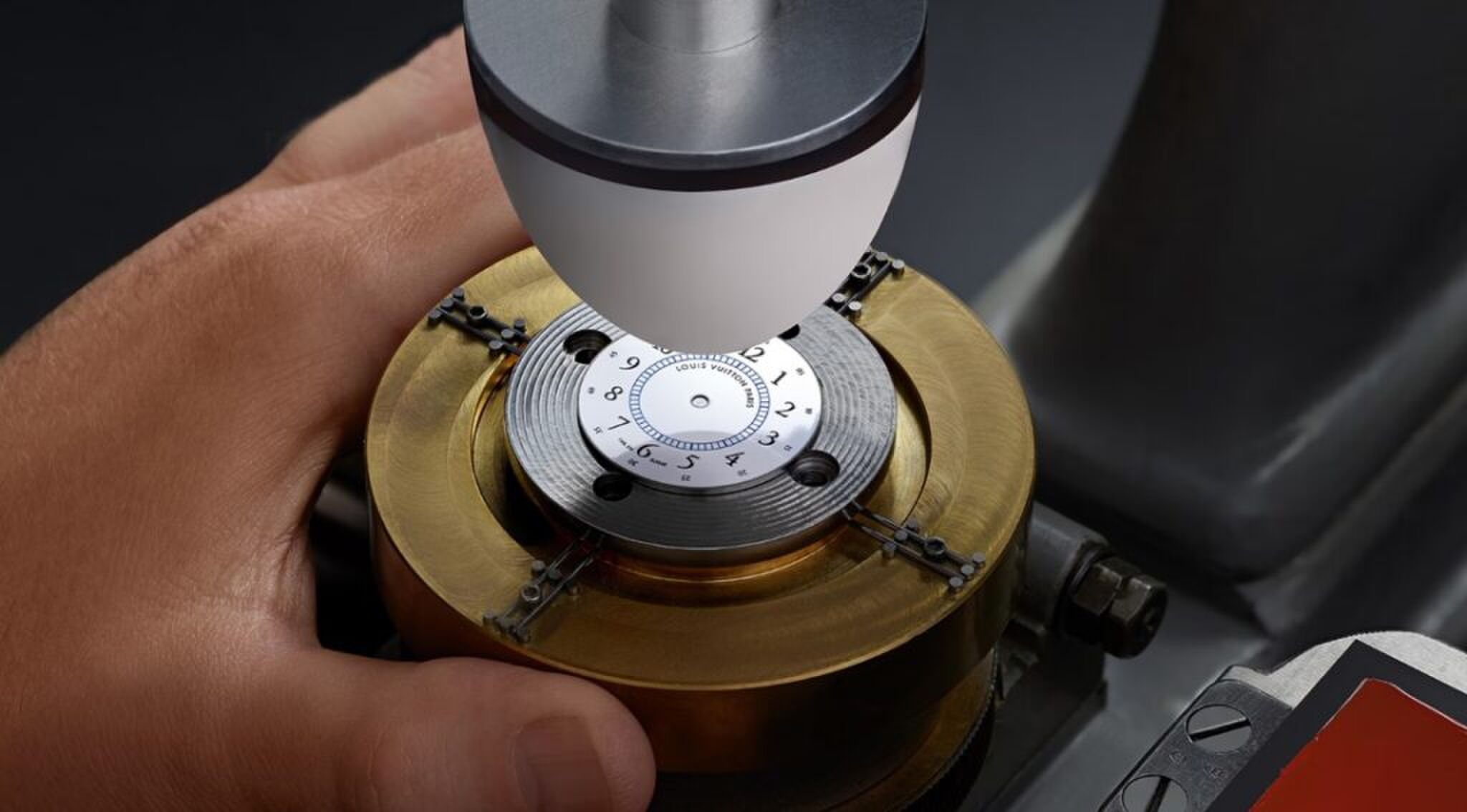 De productie van de wijzerplaat van de Monterey. 