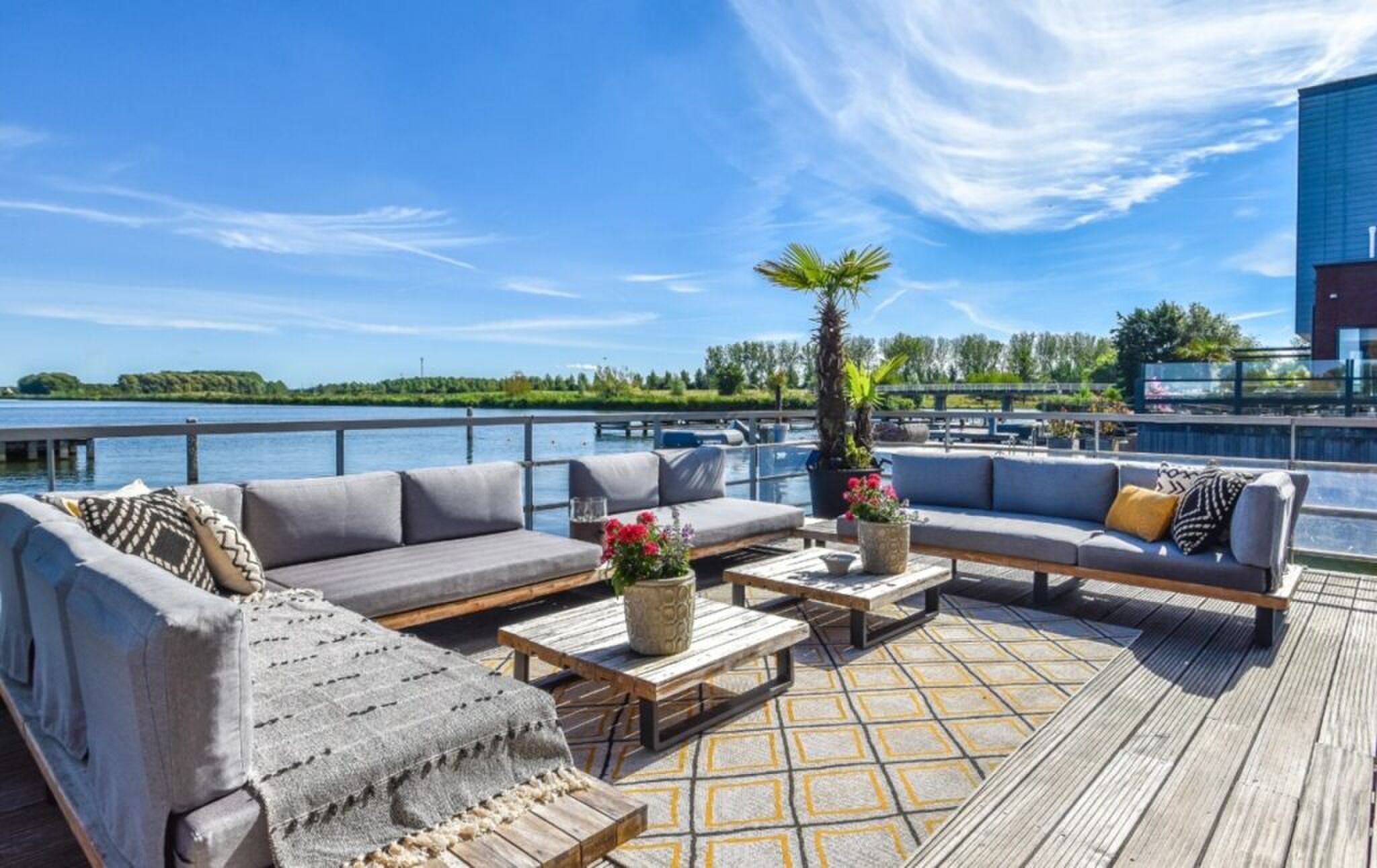 De luxe buitenruimte.