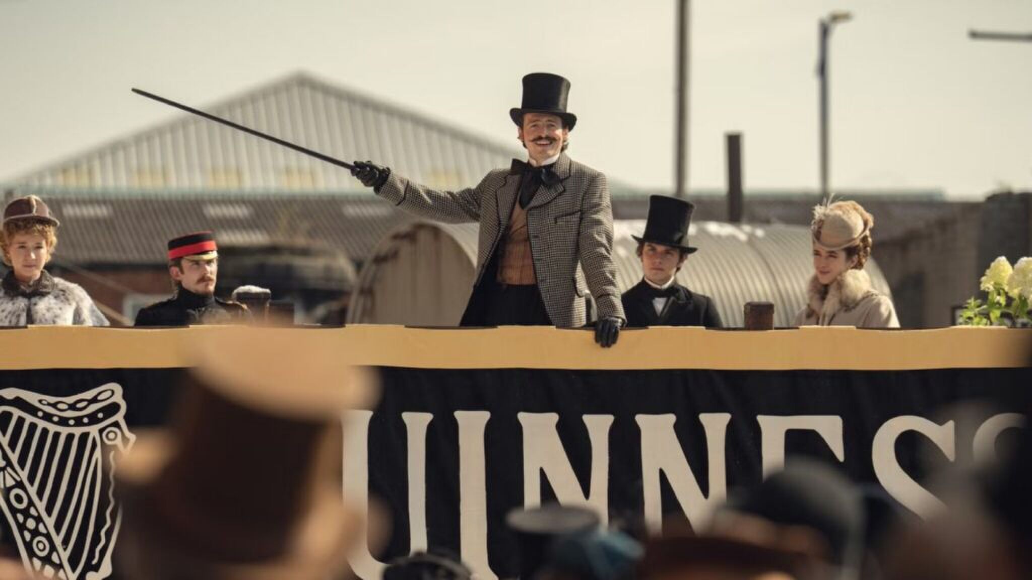 Arthur in de Netflix-serie House of Guinness