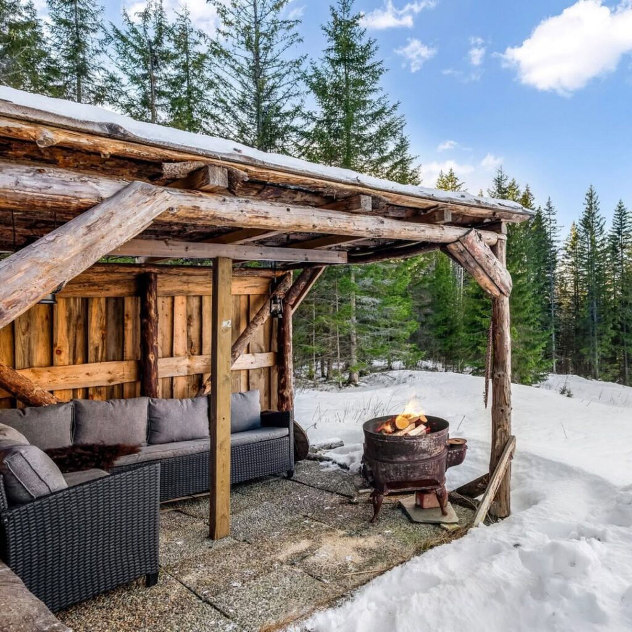 Mansions On IG / Instagram