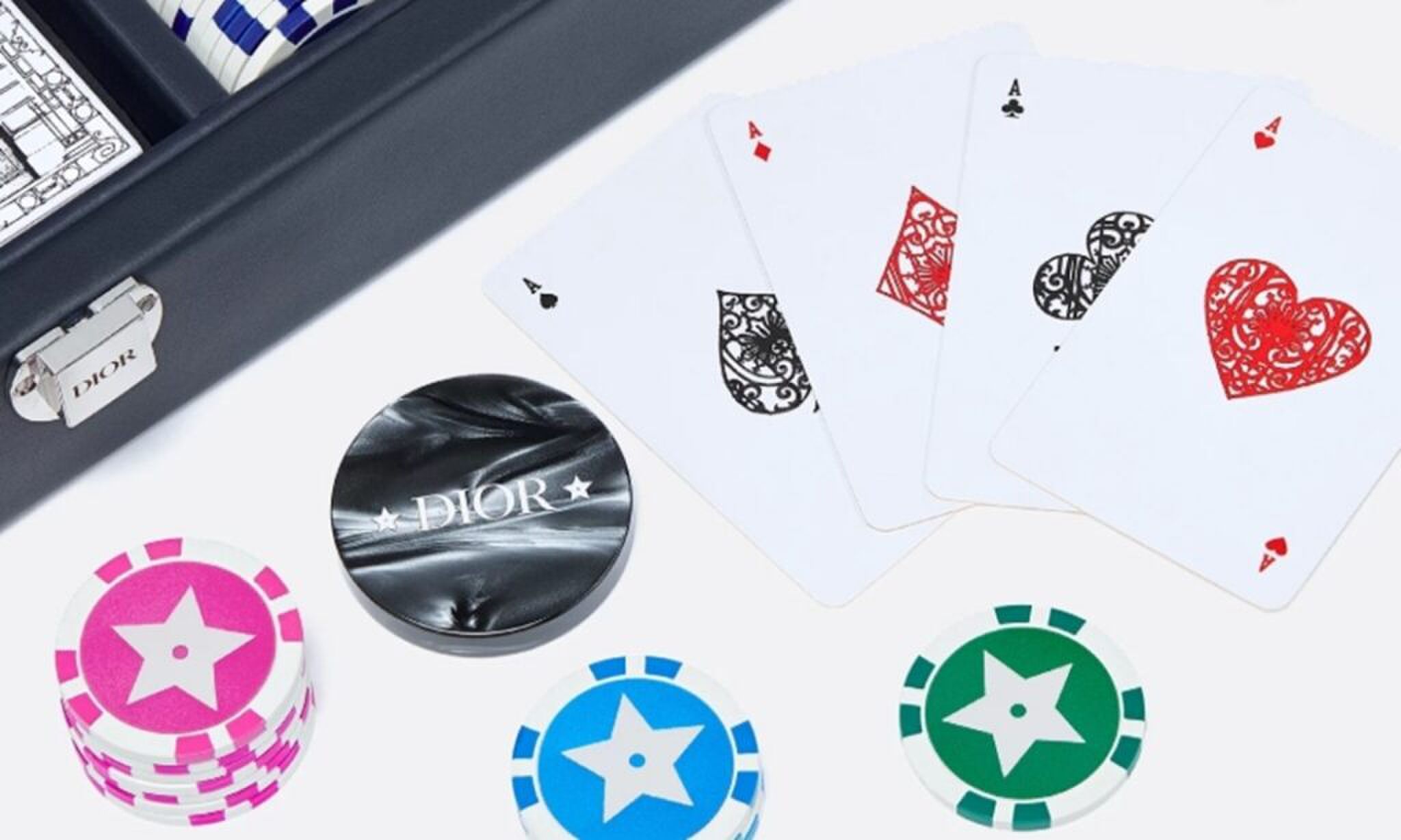 De fiches en kaarten die in de set zitten.