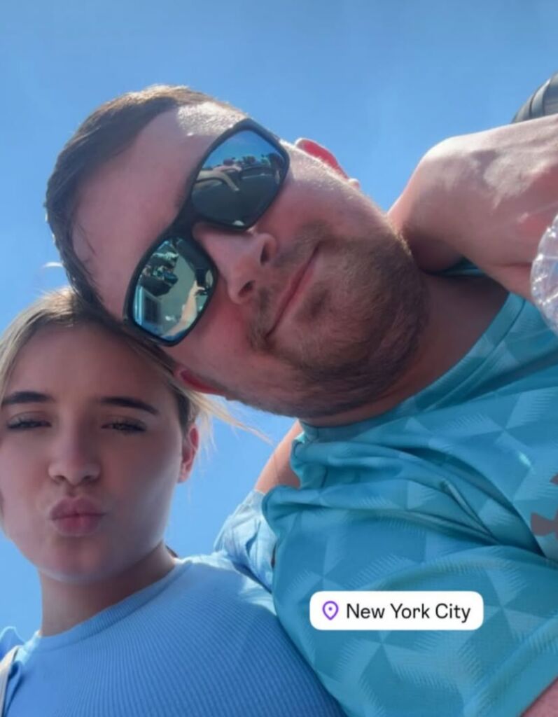 Luke Littler met zijn vriendin Faith Millar