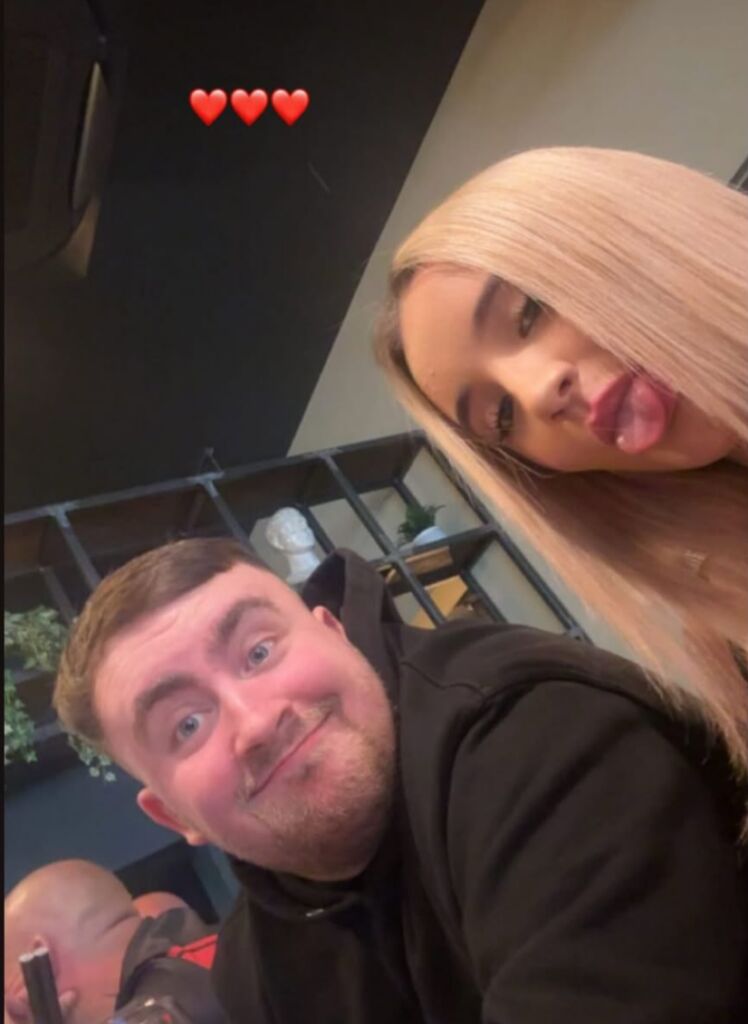 Luke Littler met zijn vriendin Faith Millar