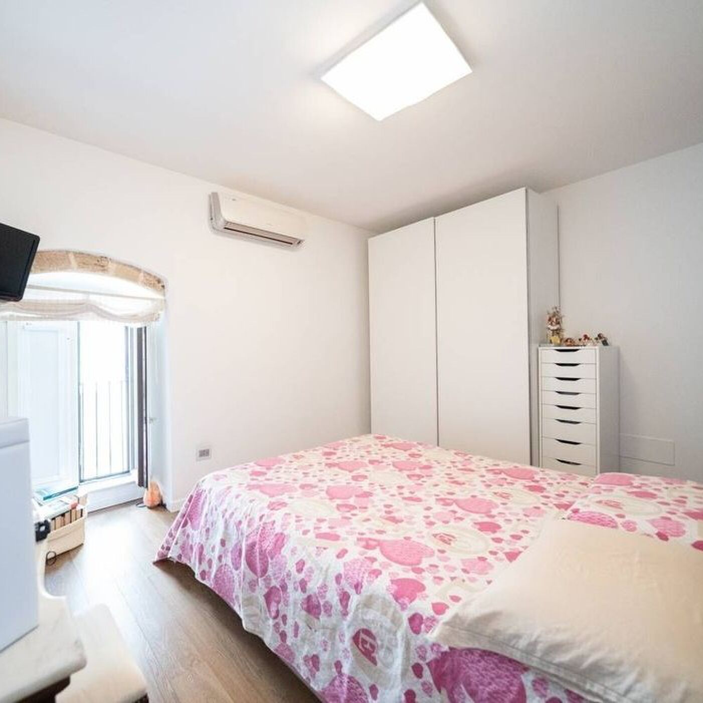 De slaapkamer van het karakteristieke huisje in Itali&euml;