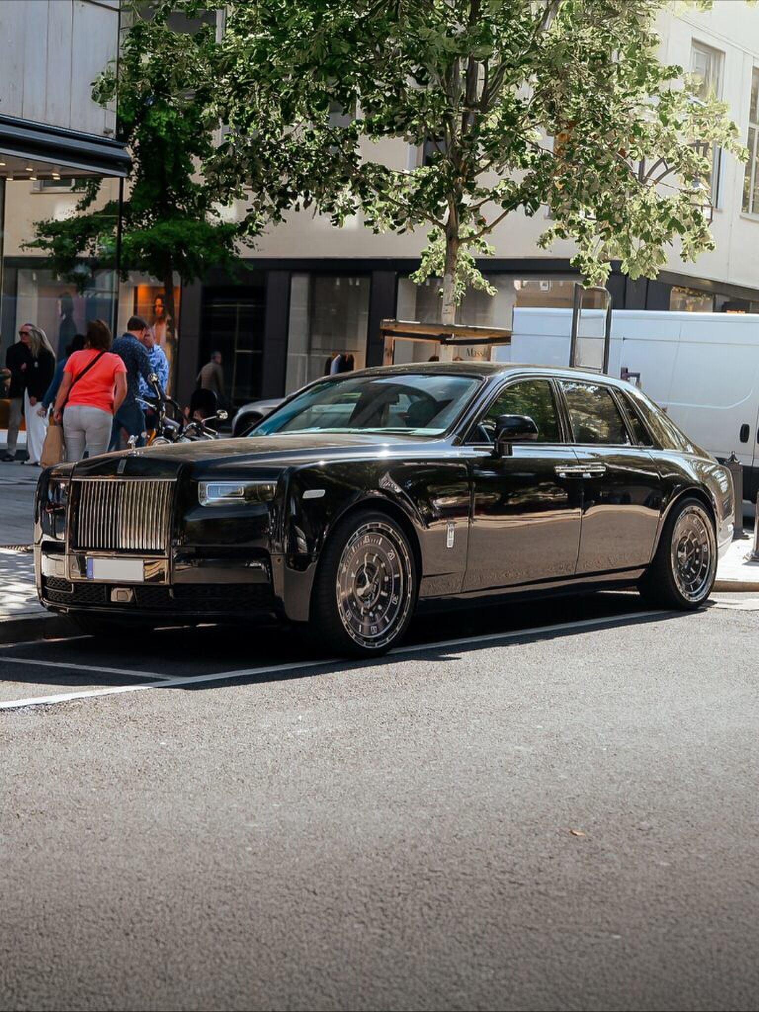 Rolls-Royce van Klaus Koenigsallee op straat