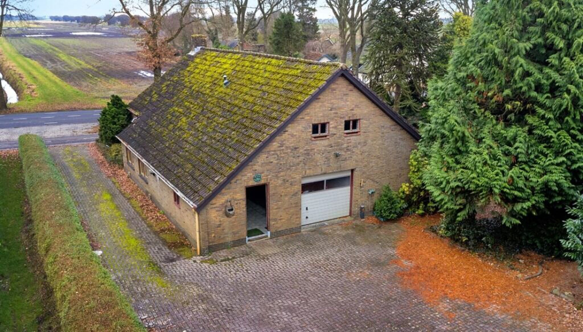 De achterzijde van de kluswoning op Funda.