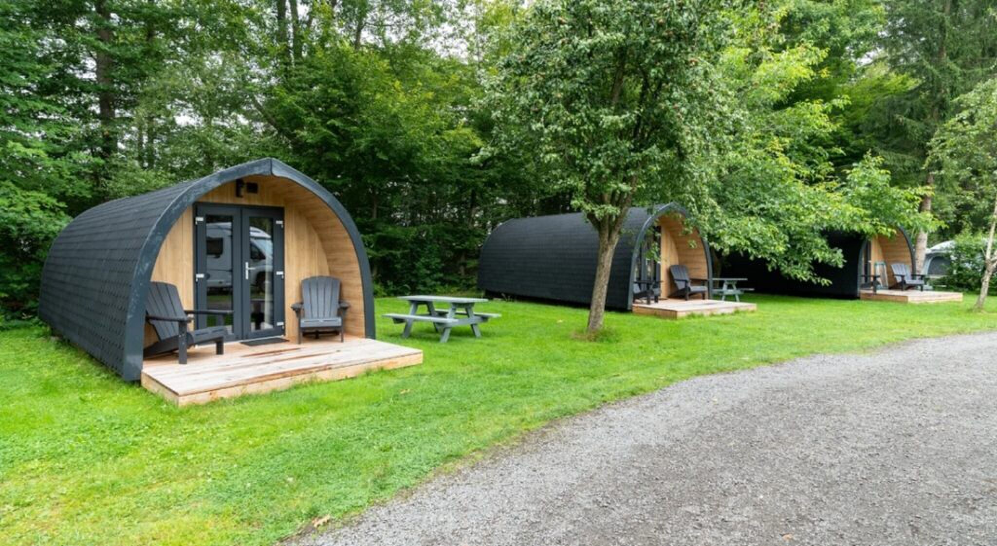 Een van de hutten op de camping.