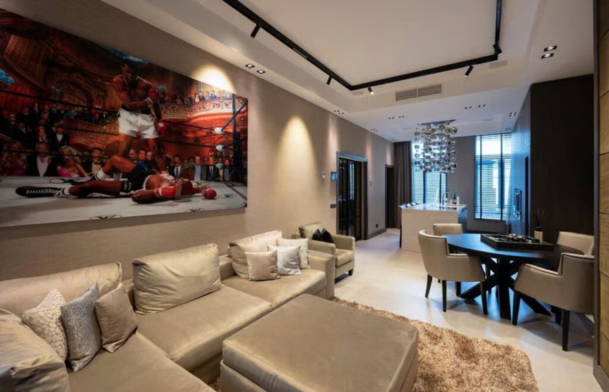 De super-de-luxe living.