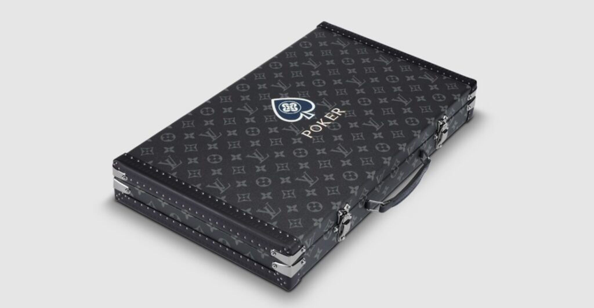 De unieke print op de buitenzijde van de koffer.