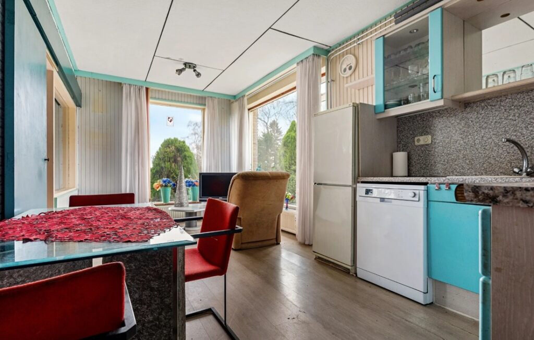 De begane grond van de kluswoning op Funda.