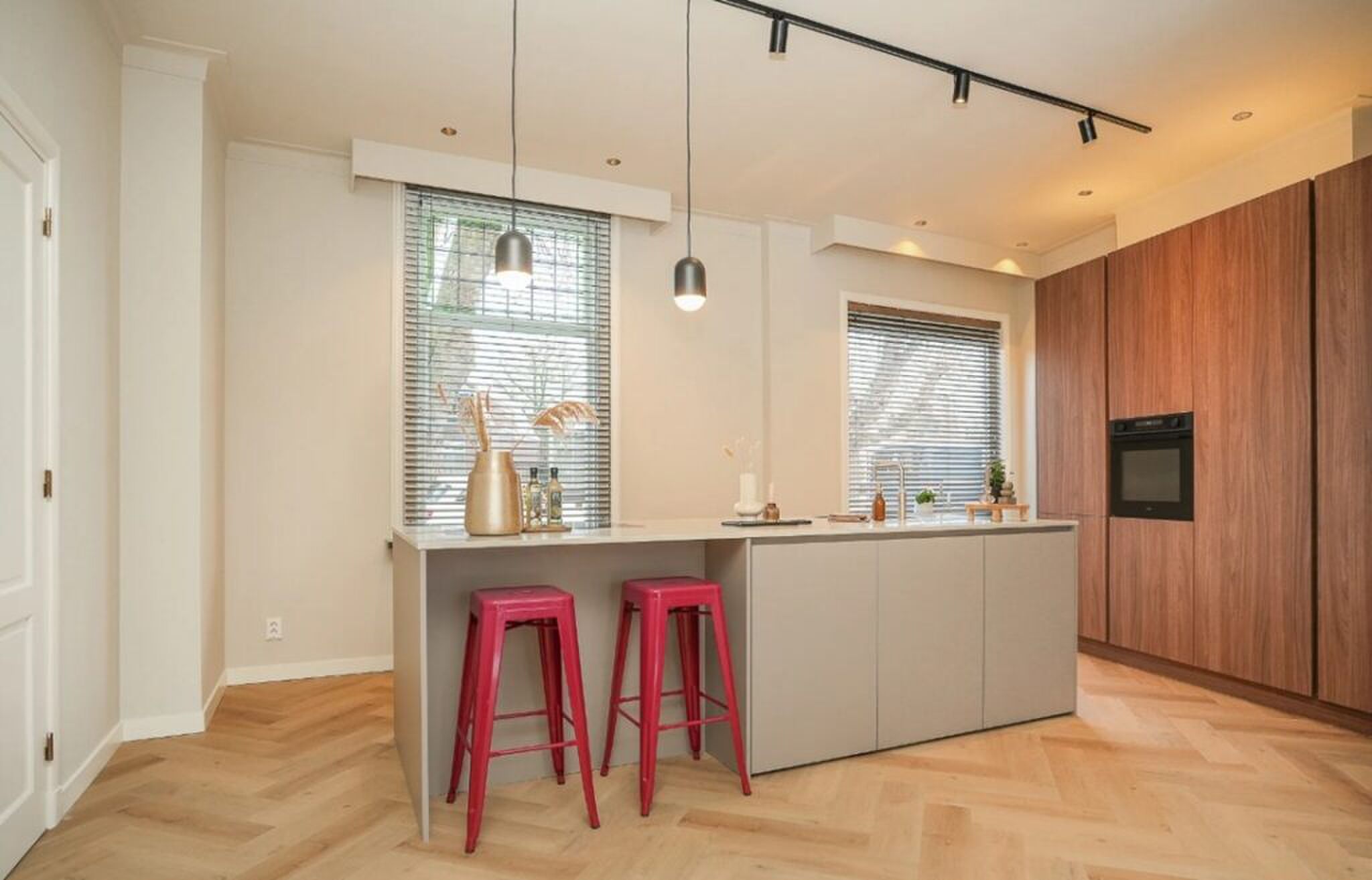 De keuken met een hoogwaardige afwerking.